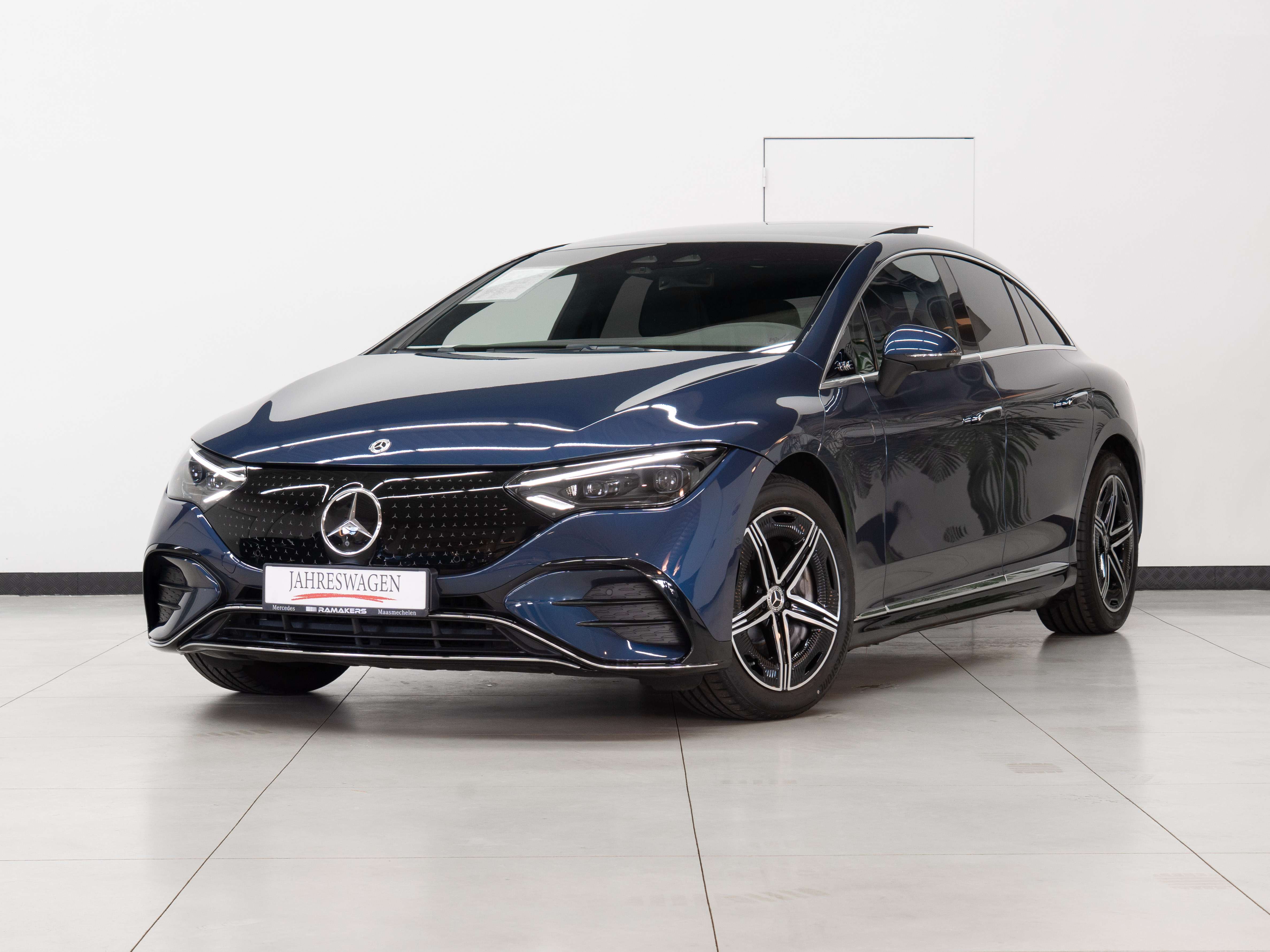 Mercedes-Benz EQE 300