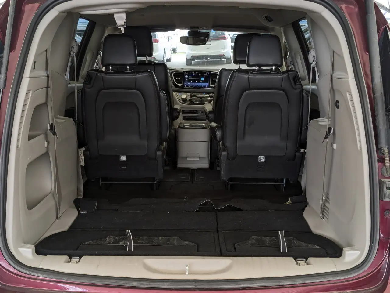 Chrysler Pacifica снимка Chrysler Pacifica