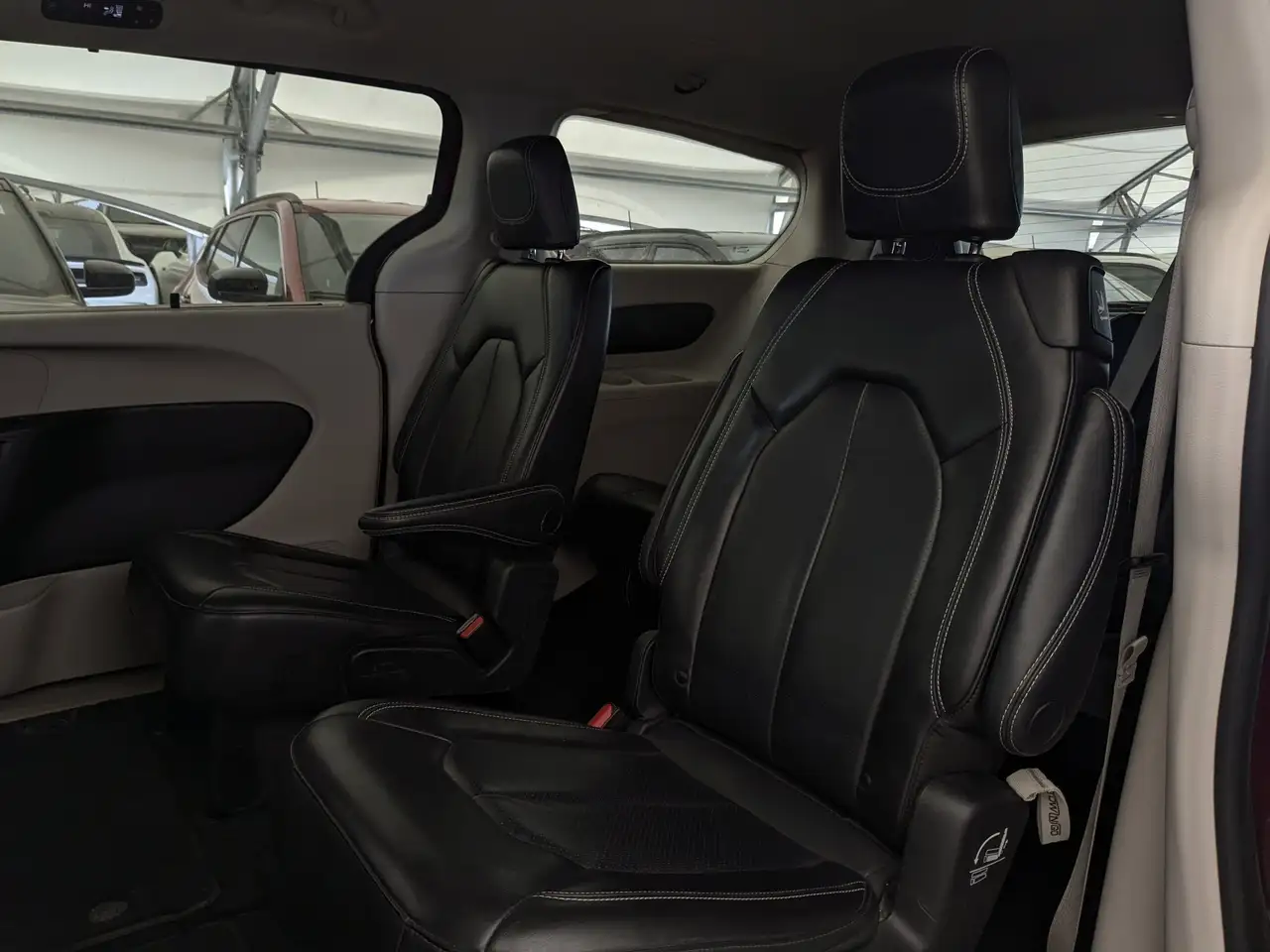 Chrysler Pacifica снимка Chrysler Pacifica