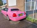 Lincoln Town Car Roze Wit - thumbnail 3