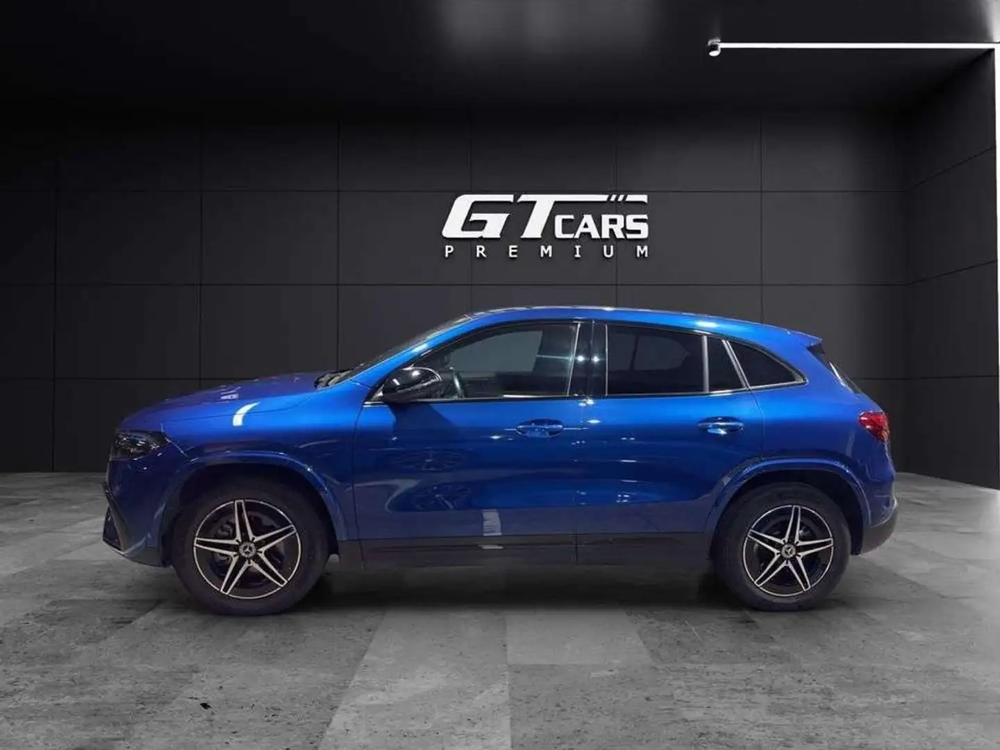 Mercedes-Benz EQA 250+ AMG Albastru - 2