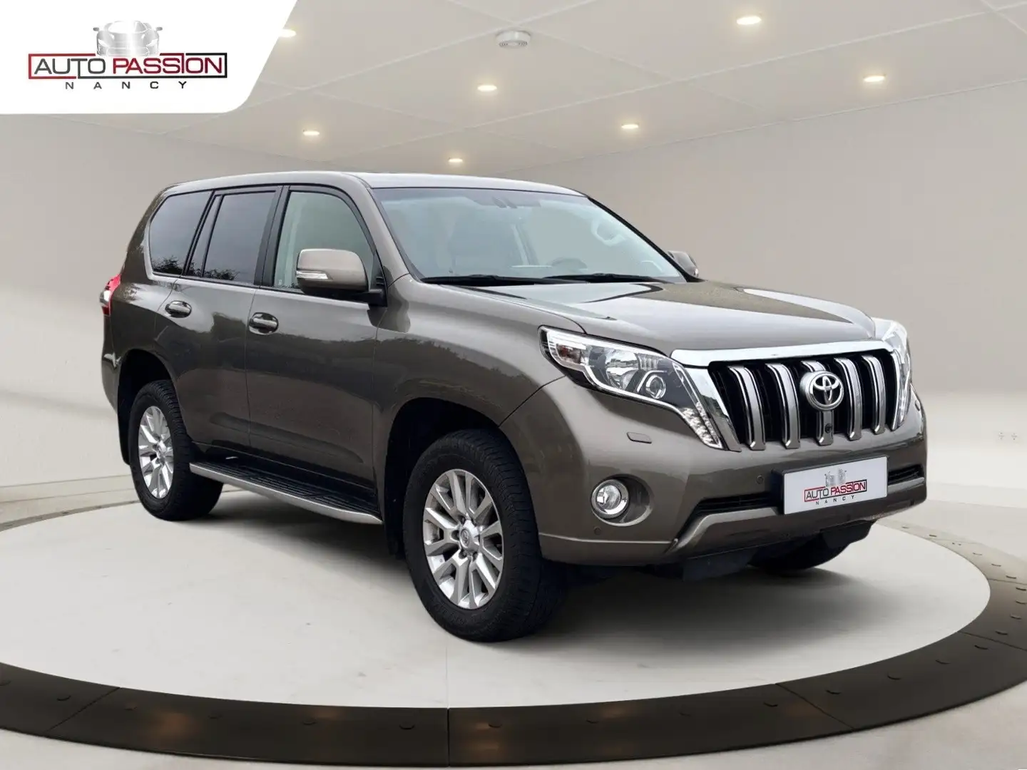 Toyota Land Cruiser Land Cruiser 177 D-4D BVA Tec Edition Brun - 2