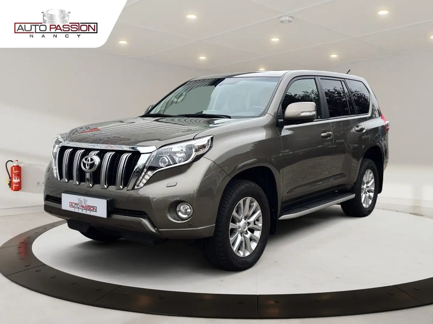 Toyota Land Cruiser Land Cruiser 177 D-4D BVA Tec Edition Brun - 1
