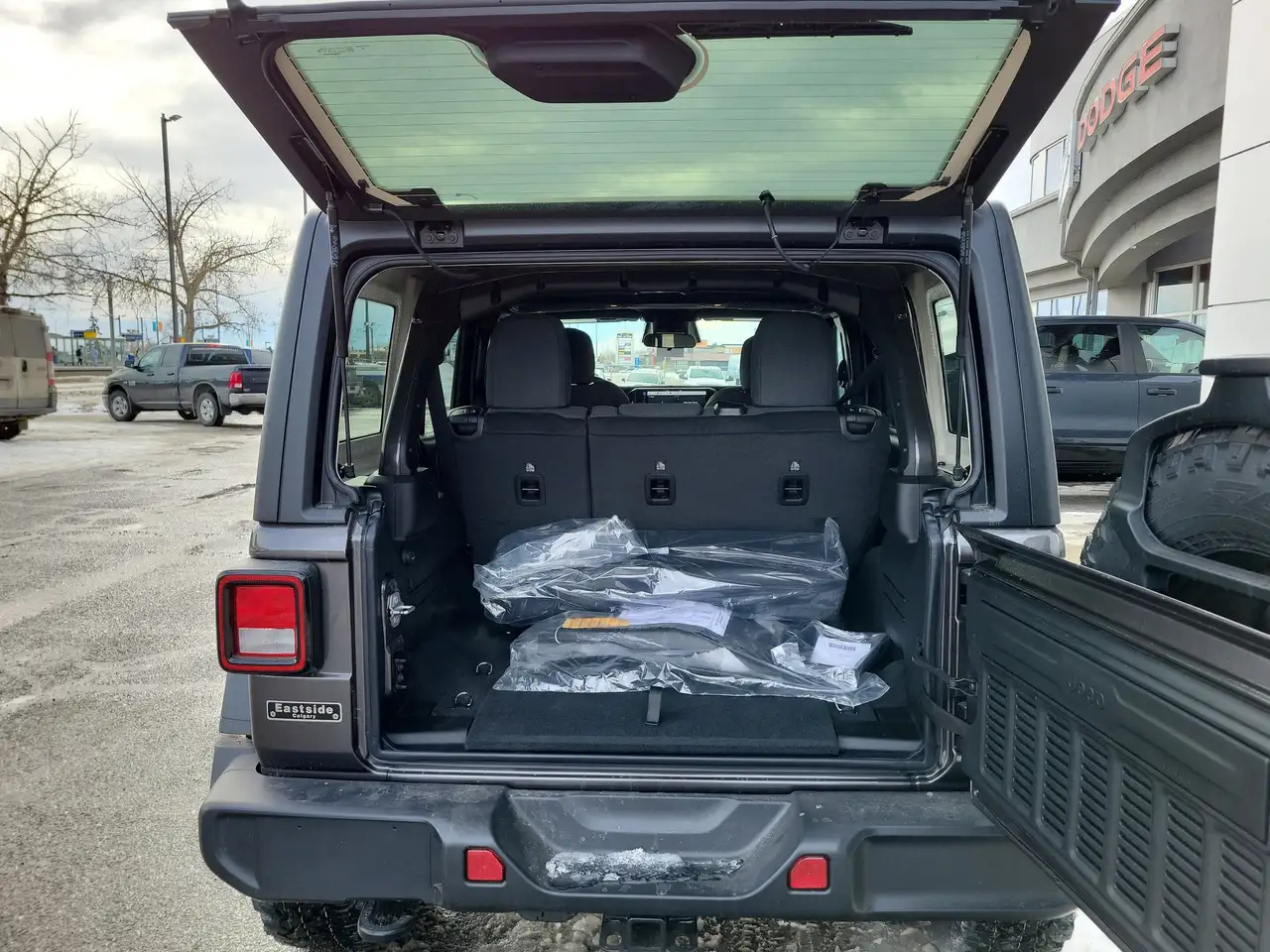 Jeep Wrangler снимка Jeep Wrangler