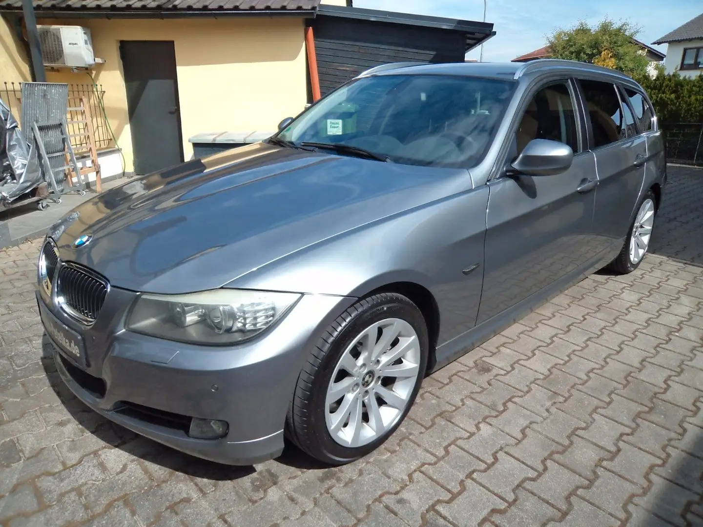 BMW 325 dA Tour. -E91-Edit.M-Sport-Navi-Xenon-2.Hd-1A Gris - 1