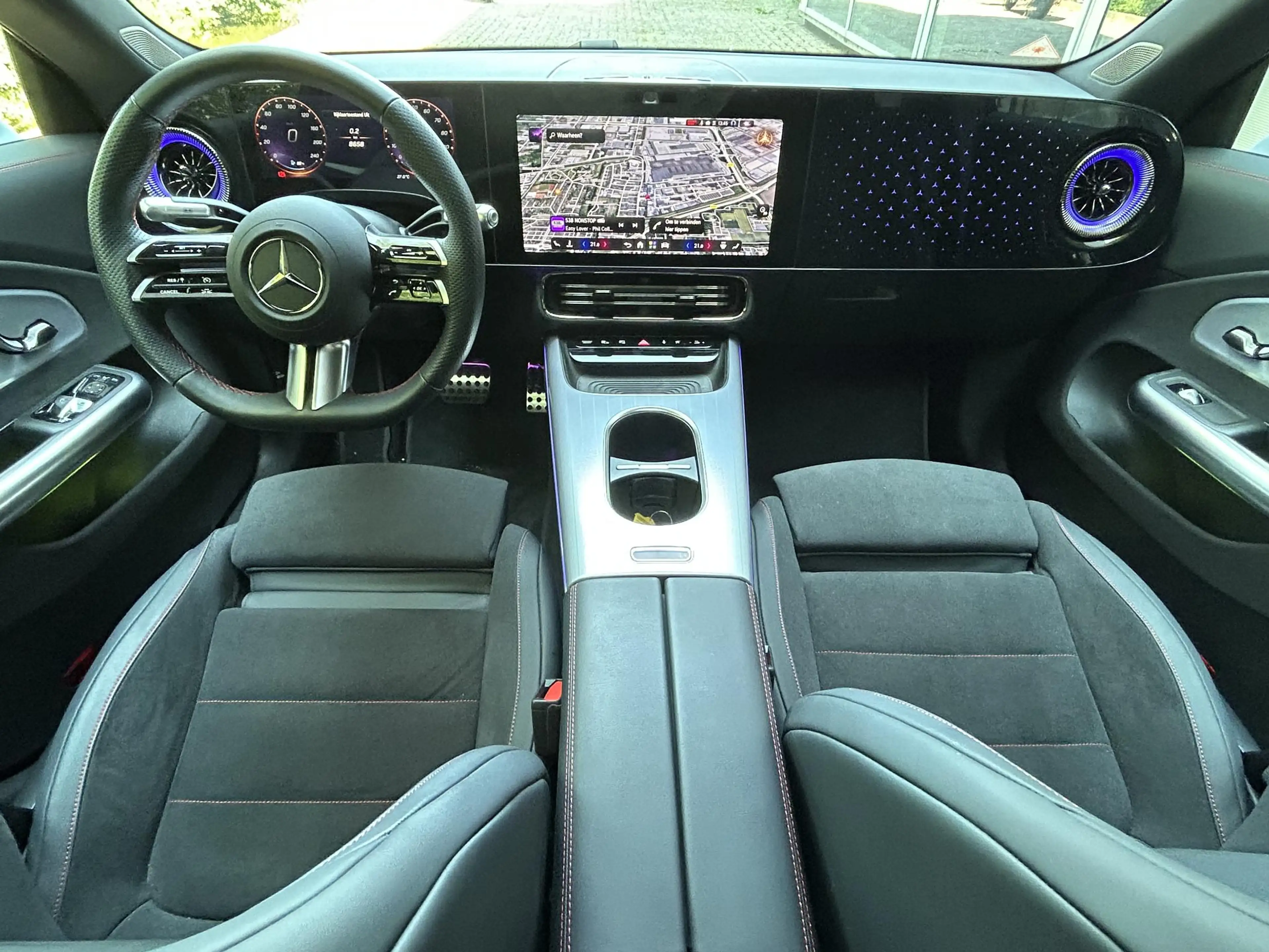 Mercedes-Benz CLA 250 250+ Launch Edition AMG — photo 12
