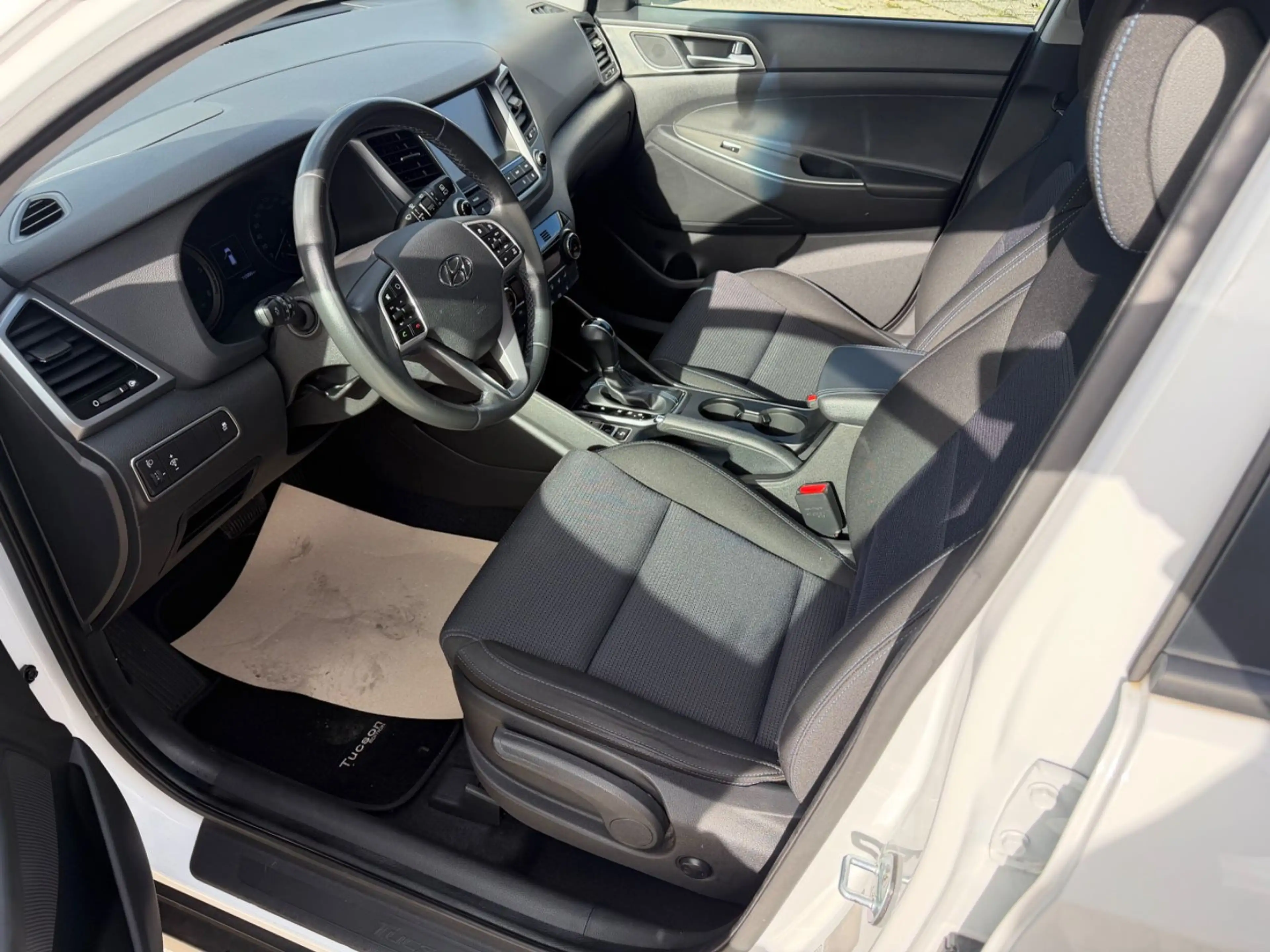 Hyundai TUCSON blue Passion 2WD — photo 9