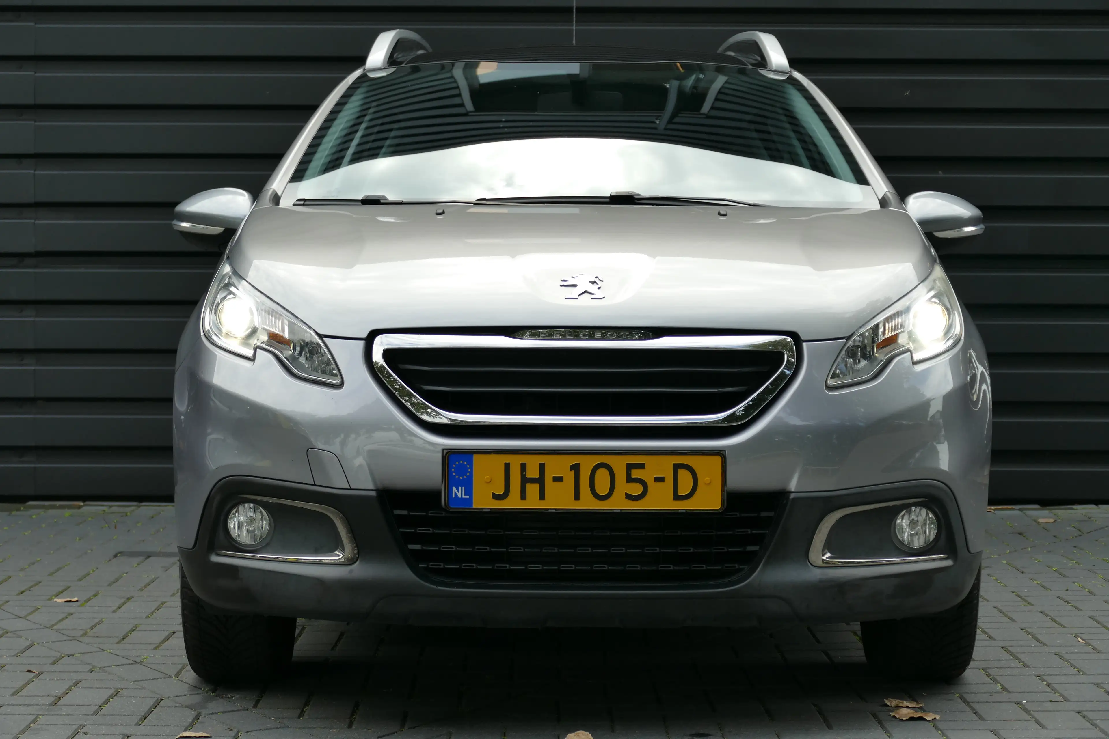 Peugeot 2008 1.2 PURETECH 82PK ACTIVE AUTOMAAT / PANO.DAK / NAV — photo 4