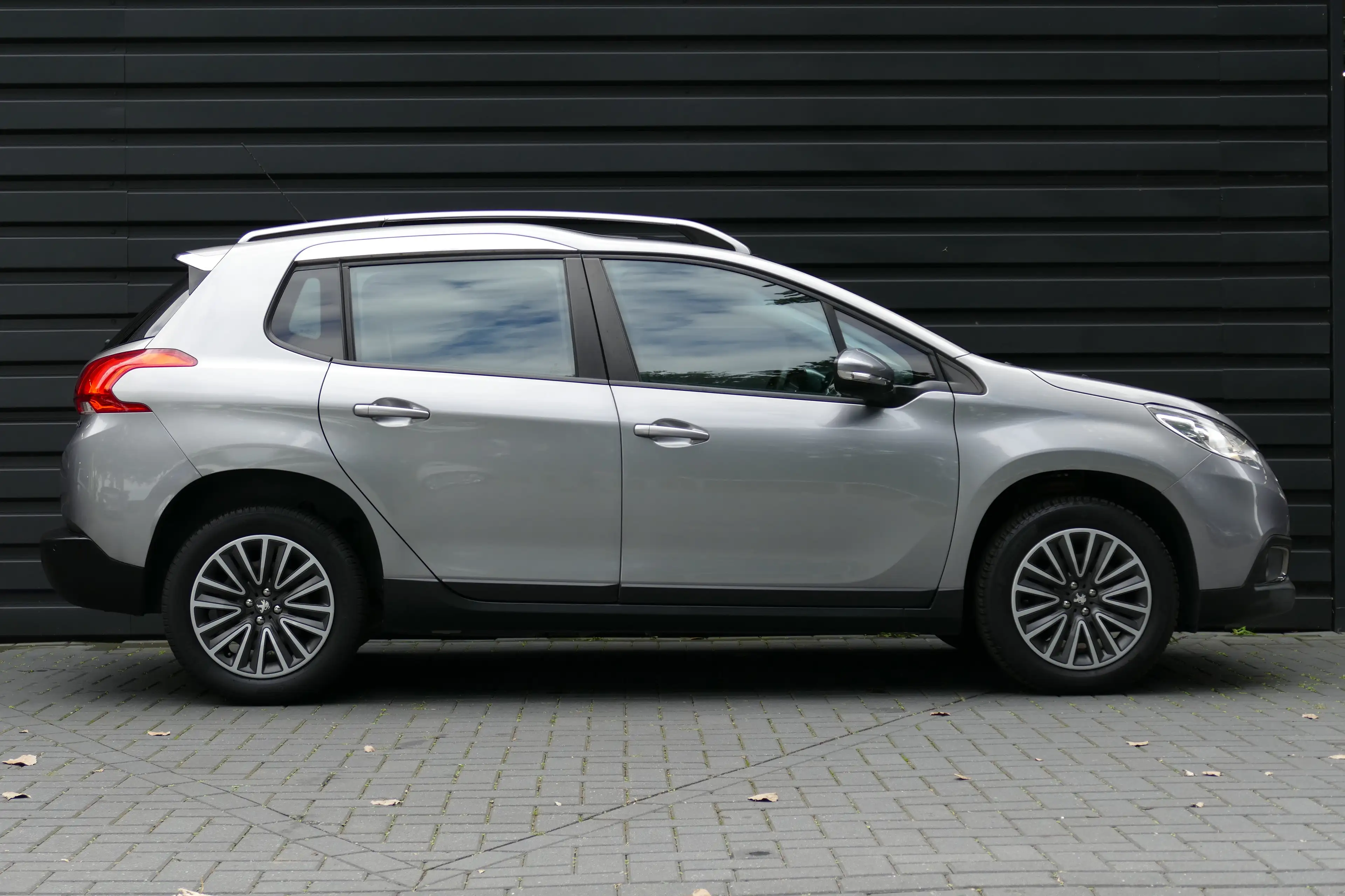 Peugeot 2008 1.2 PURETECH 82PK ACTIVE AUTOMAAT / PANO.DAK / NAV — photo 3