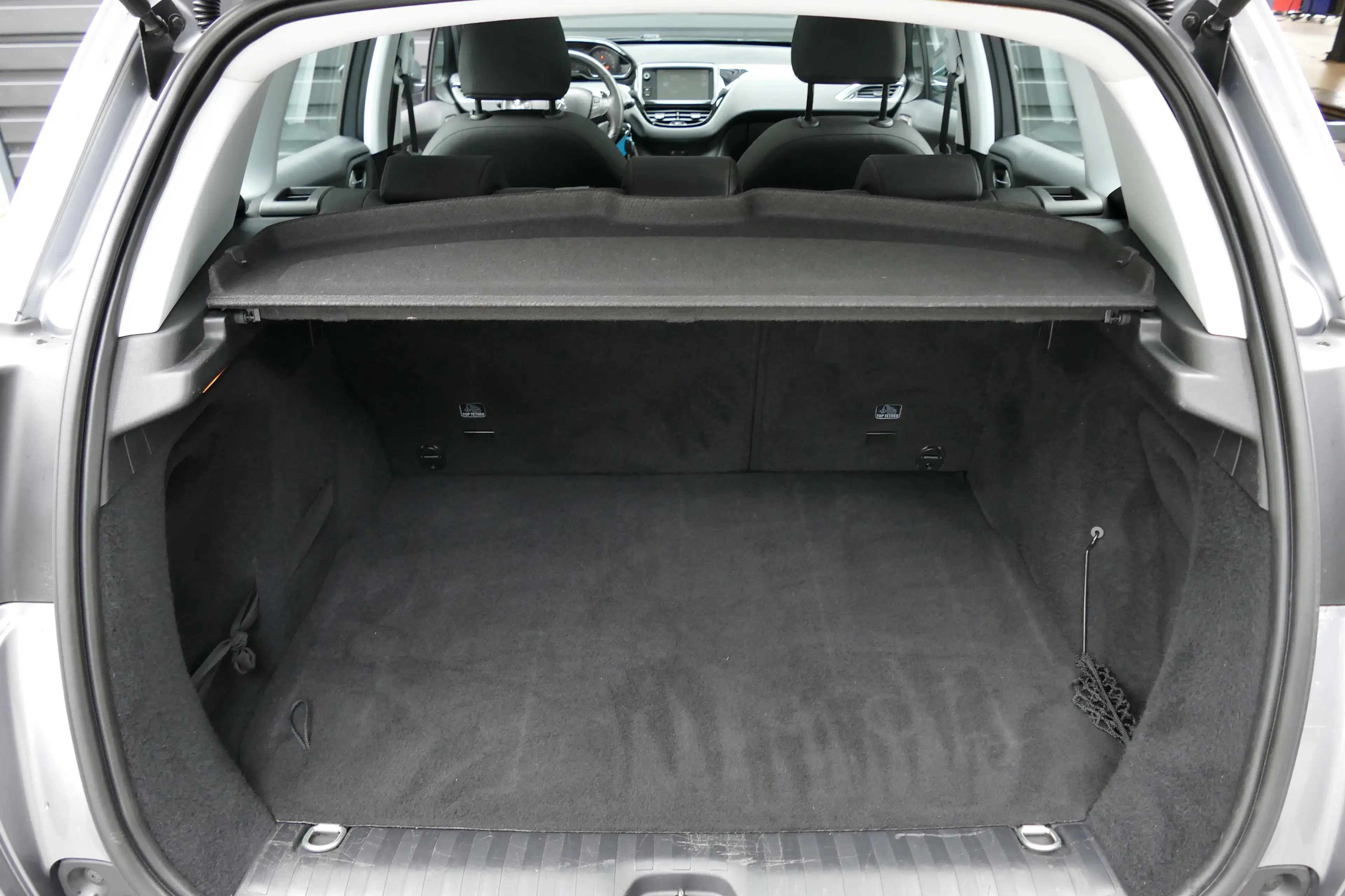 Peugeot 2008 1.2 PURETECH 82PK ACTIVE AUTOMAAT / PANO.DAK / NAV — photo 11