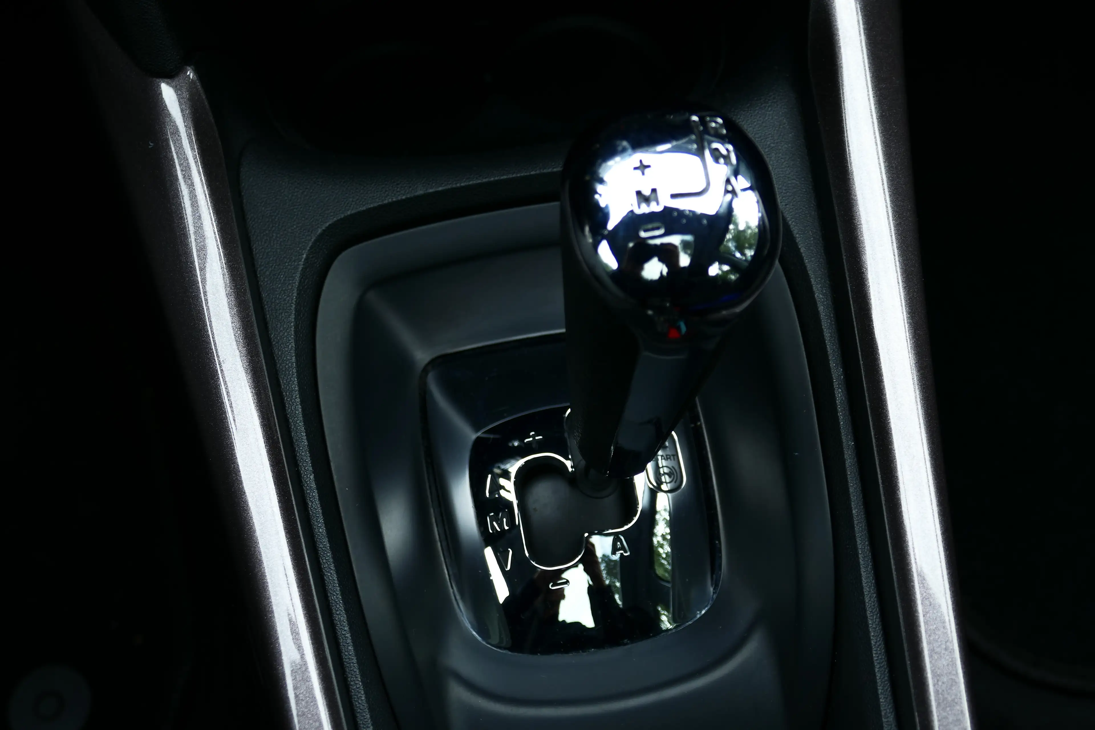 Peugeot 2008 1.2 PURETECH 82PK ACTIVE AUTOMAAT / PANO.DAK / NAV — photo 24