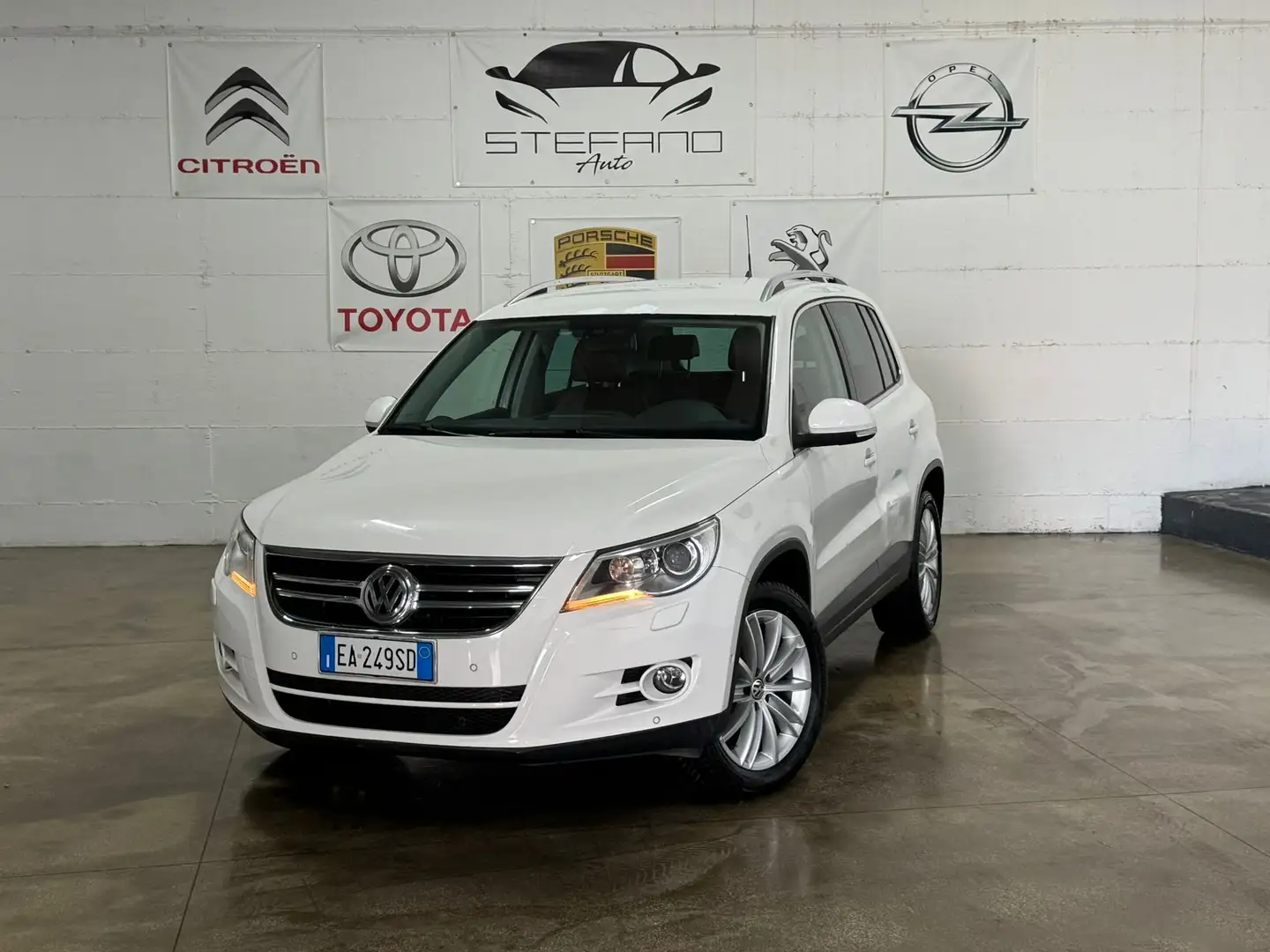 Volkswagen Tiguan Tiguan 2.0 tdi Sport Weiß - 1