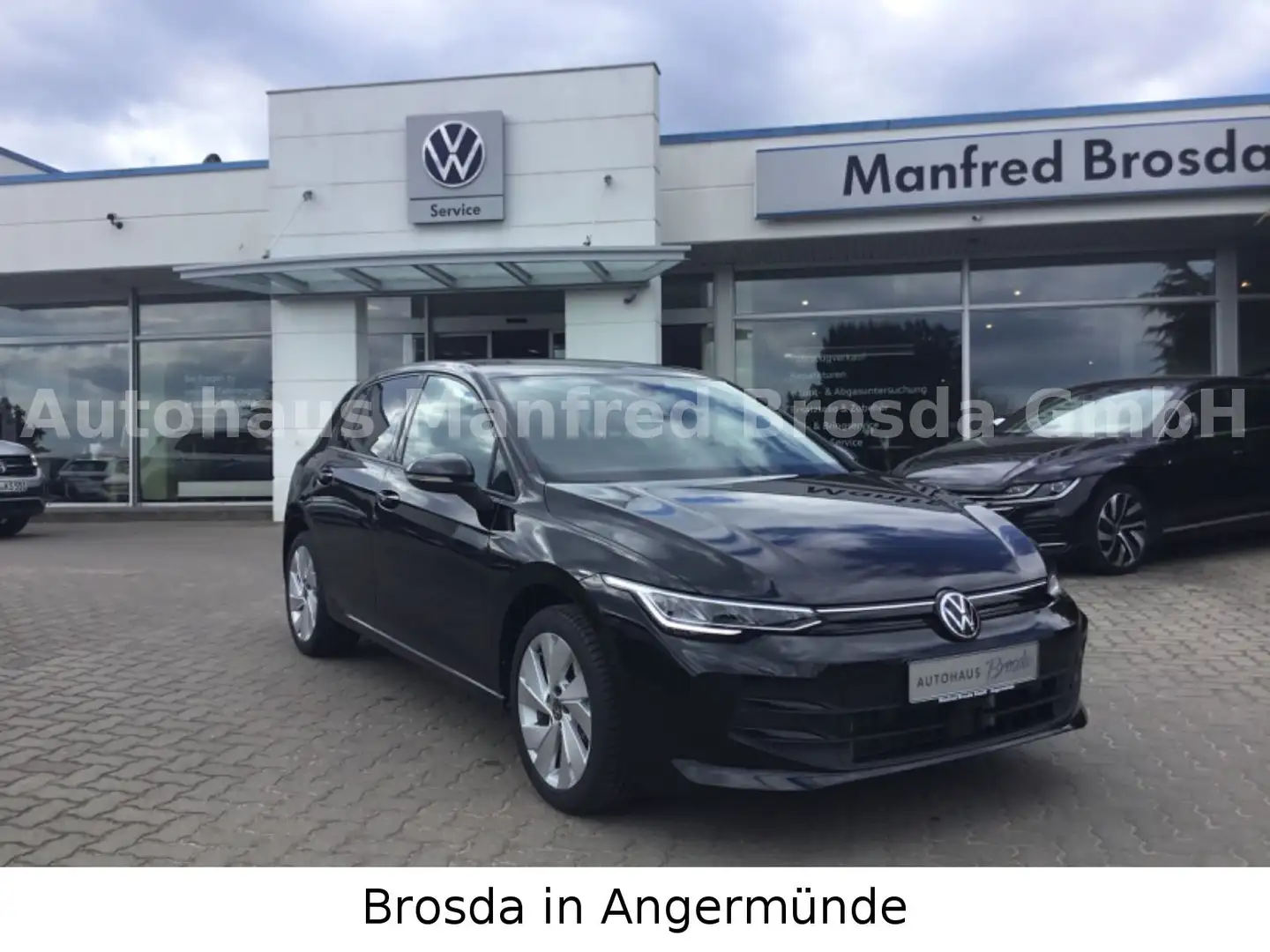 Volkswagen Golf VIII 1.5 TSI 85 kW Life mit 20% RABATT Zwart - 1