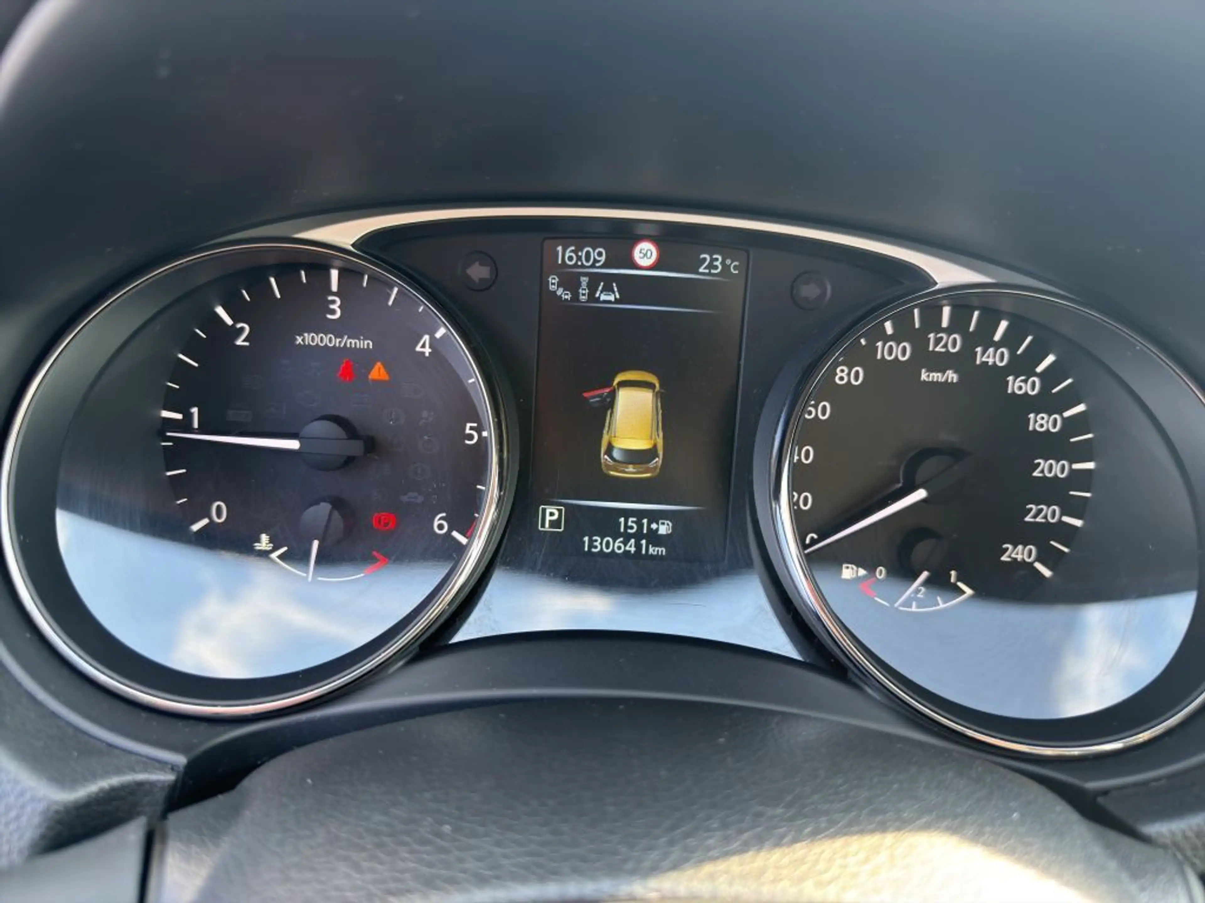 Nissan X-Trail 2.0 dCi Xtronic Tekna — photo 10