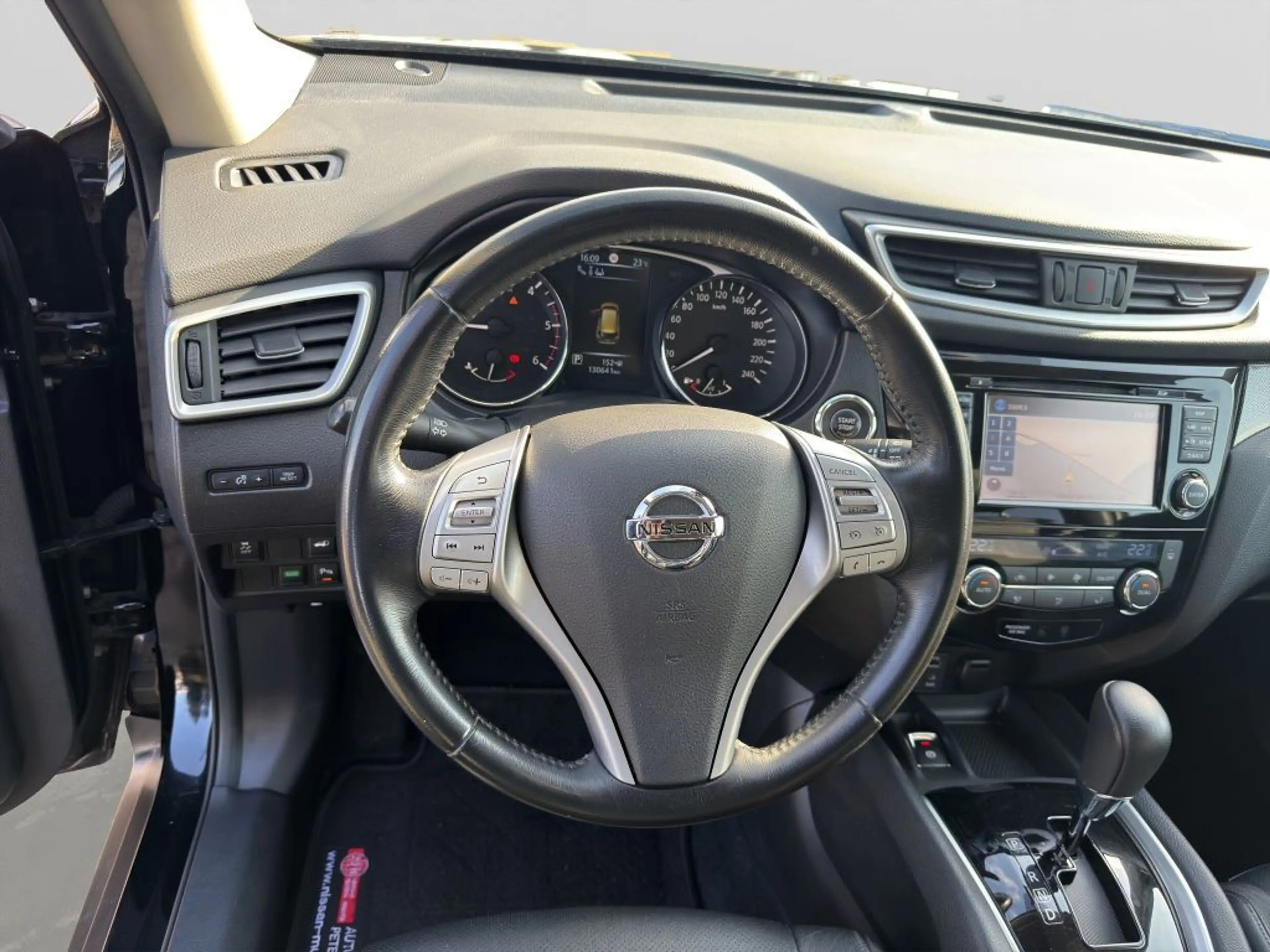 Nissan X-Trail 2.0 dCi Xtronic Tekna — photo 9