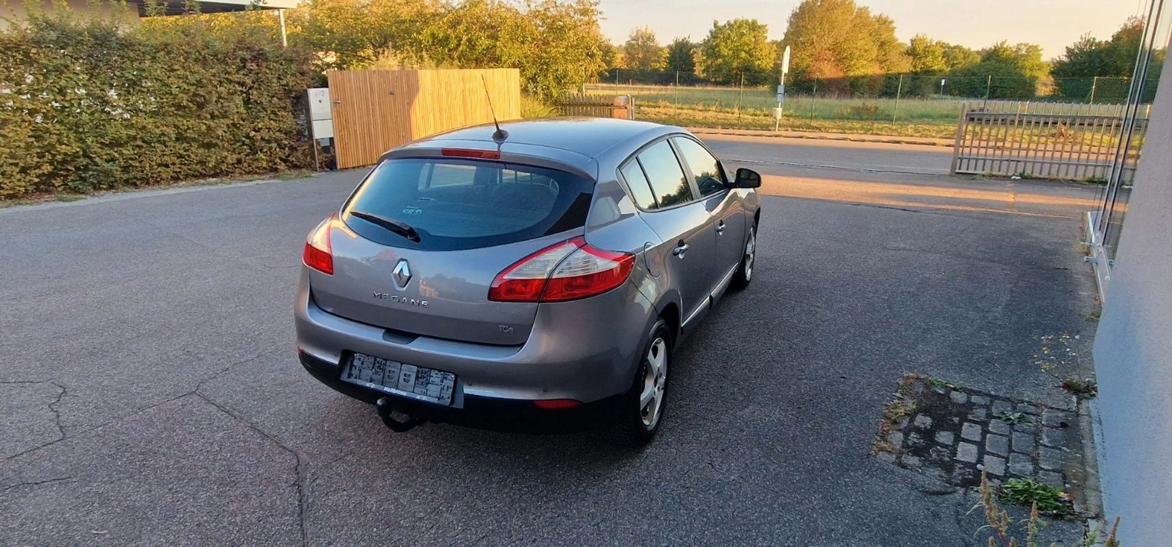Renault Megane III 1.2L AHK*Navi*Service+Steuerkette NEU — photo 7