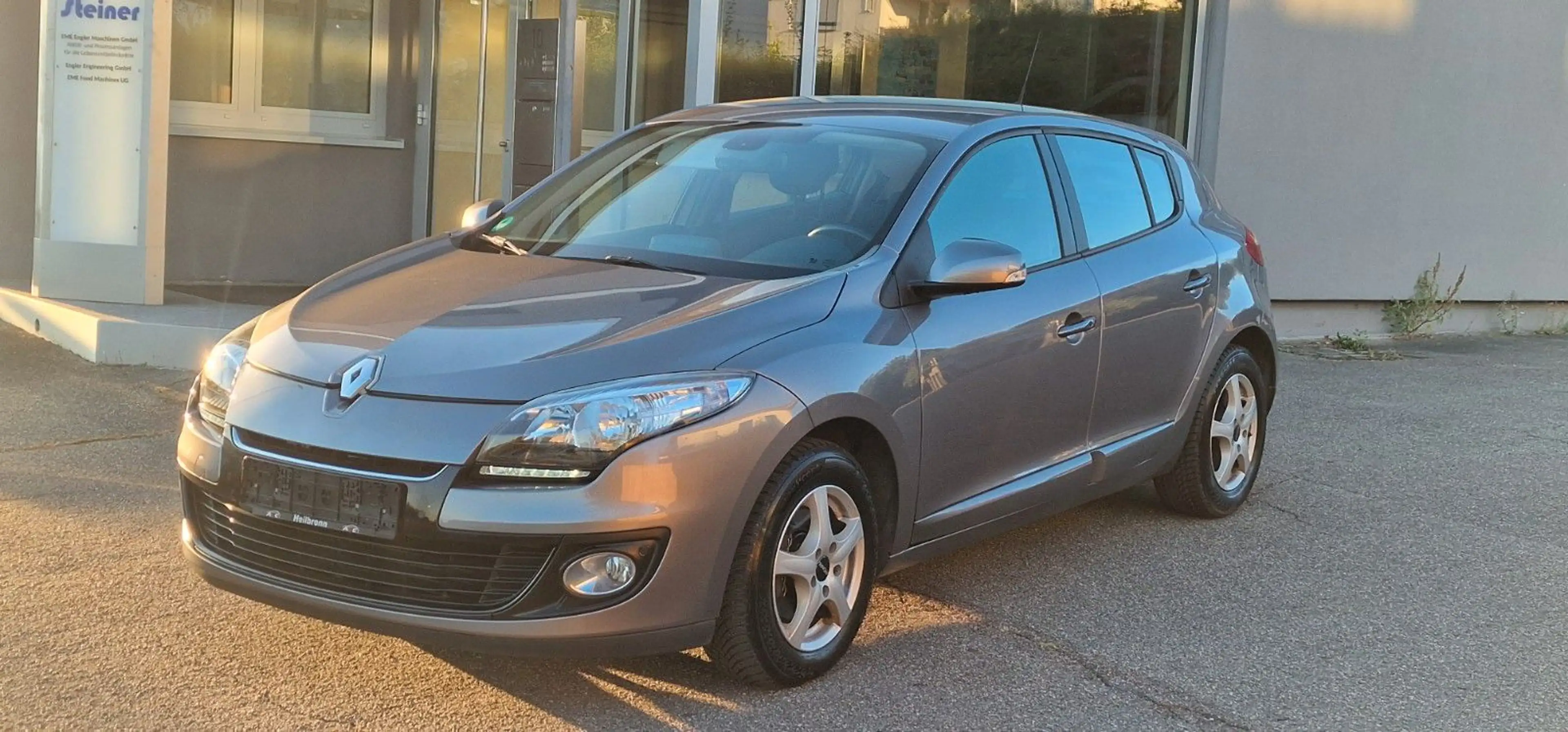 Renault Megane III 1.2L AHK*Navi*Service+Steuerkette NEU — photo 10