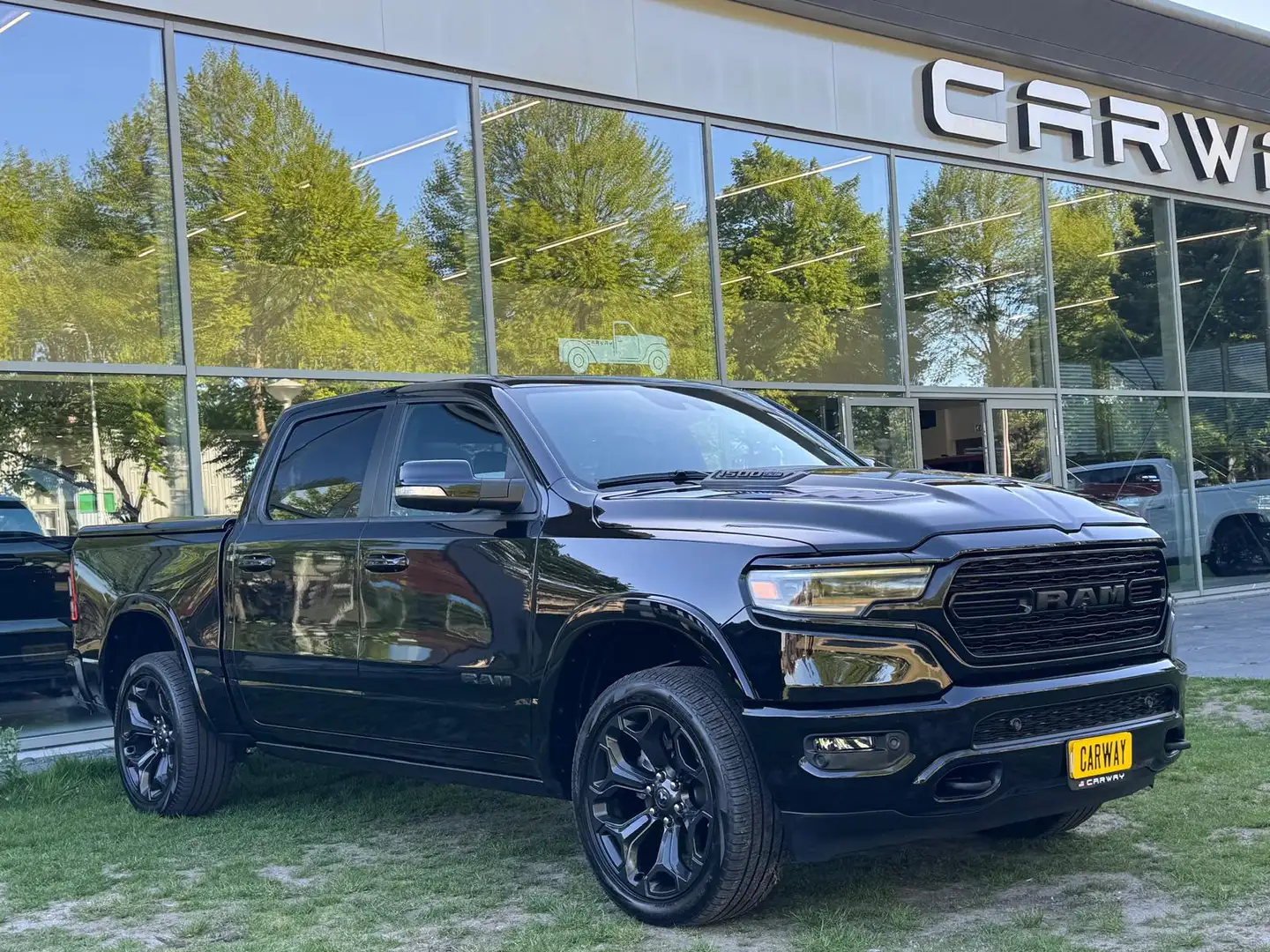 Dodge RAM 5.7 V8 4x4 Crew Cab Limited Night Fekete - 2