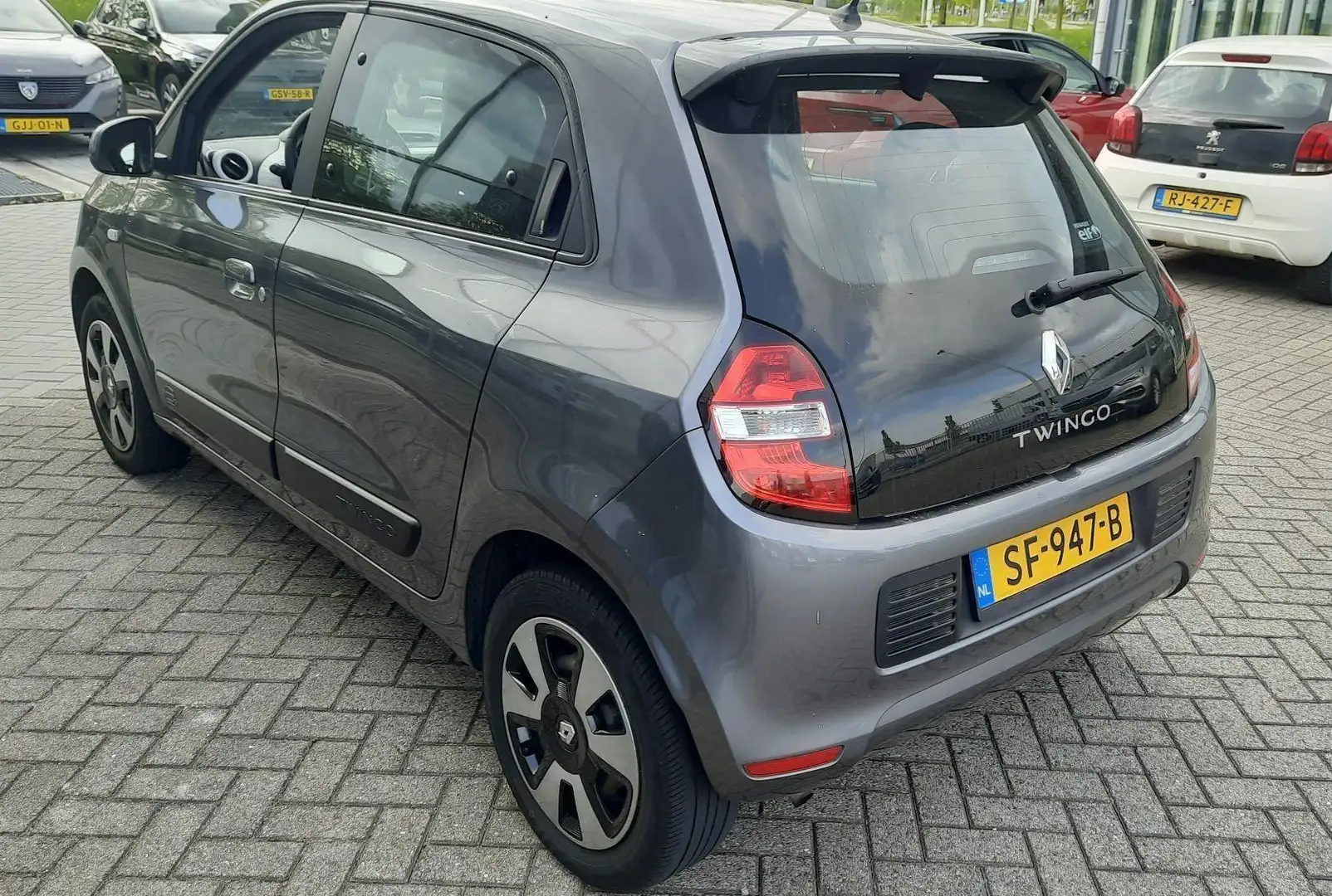 Renault Twingo 1.0 SCe Collection | VAN 1e EIGENAAR | AIRCO | Grijs - 2