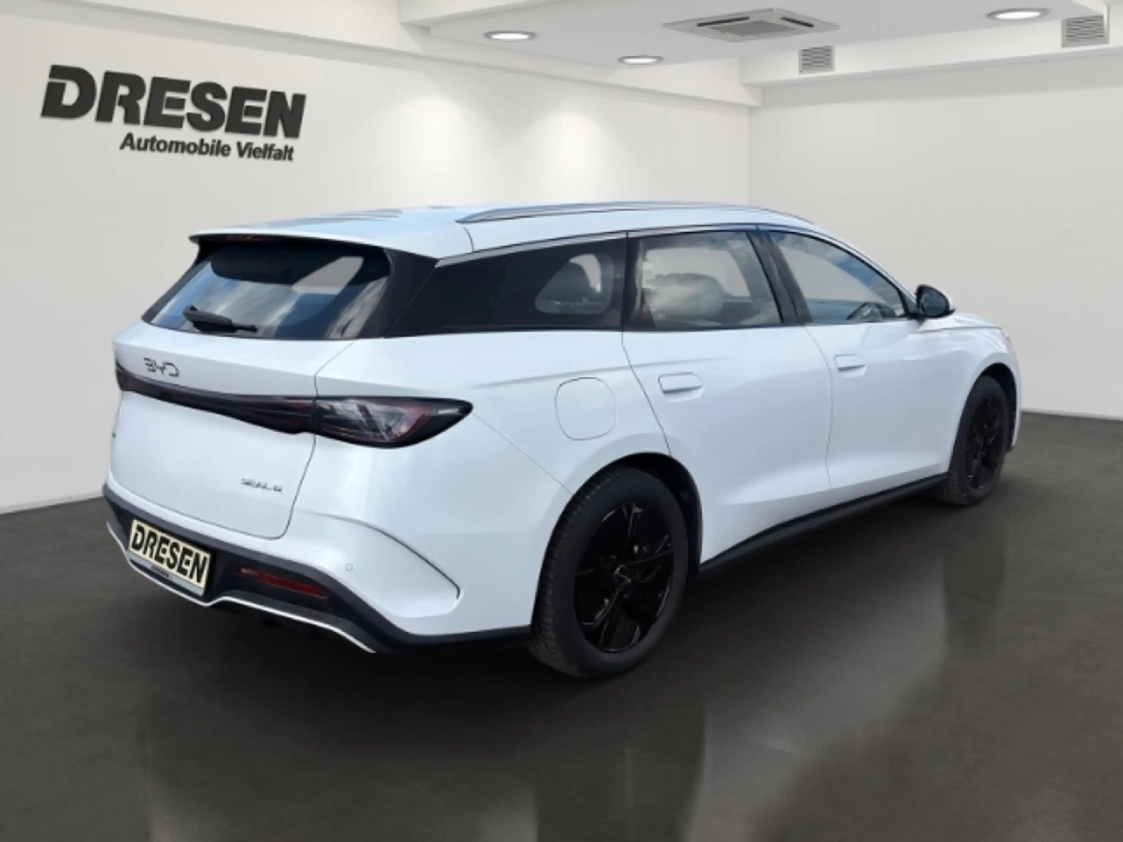BYD Seal Boost 1.5 Rückfahrkamera/LED Scheinwerfer/Klimauto — photo 4
