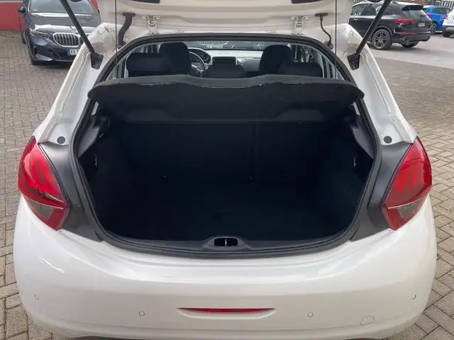 Peugeot 208 view 15