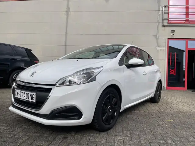 Peugeot 208 view 12