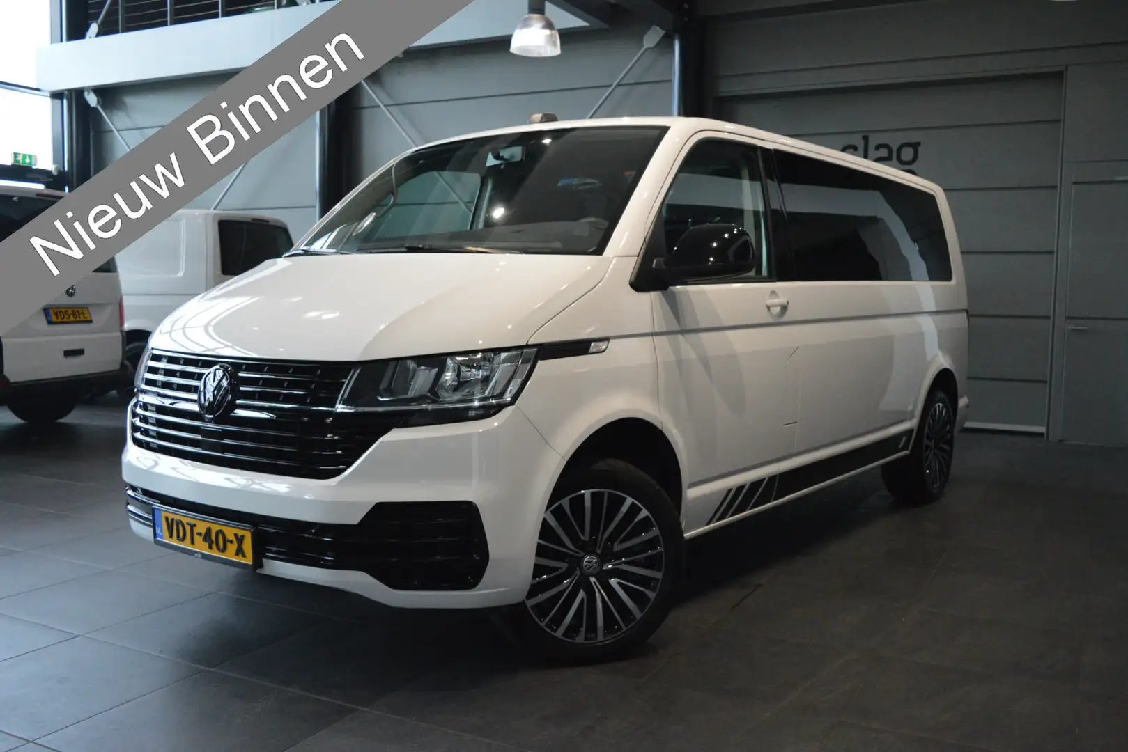 Volkswagen T6.1 Transporter 2.0 TDI L2H1 EDITION navi airco camera trekhaak 15 Wit - 1