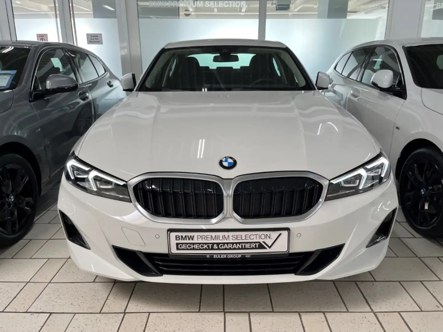BMW 318 iA Limo 17'' Widescreen M-Shadowline Durchladesyst Weiß - 2