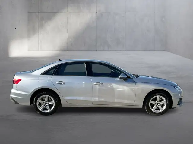 Audi A4 view 7