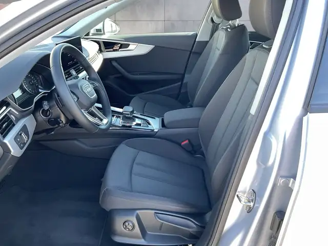 Audi A4 view 10