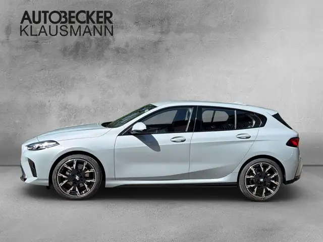 BMW 1 Series view 3
