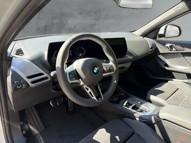 BMW 1 Series view 9