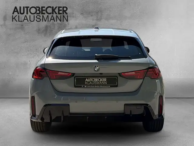 BMW 1 Series view 6