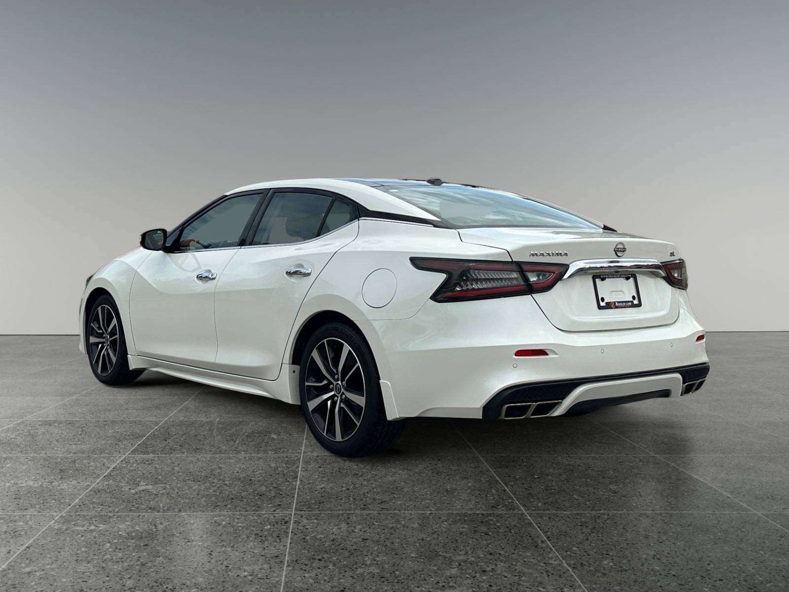 2023 Nissan Maxima SL — photo 1