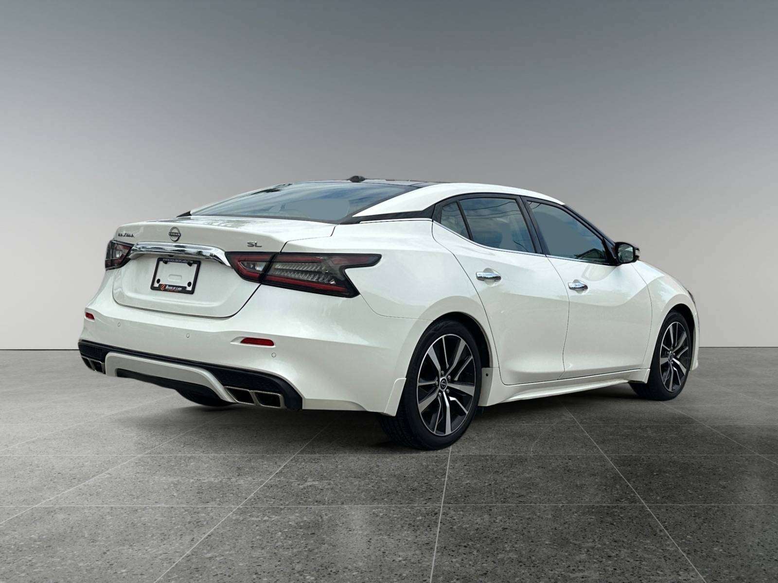 2023 Nissan Maxima SL — photo 1