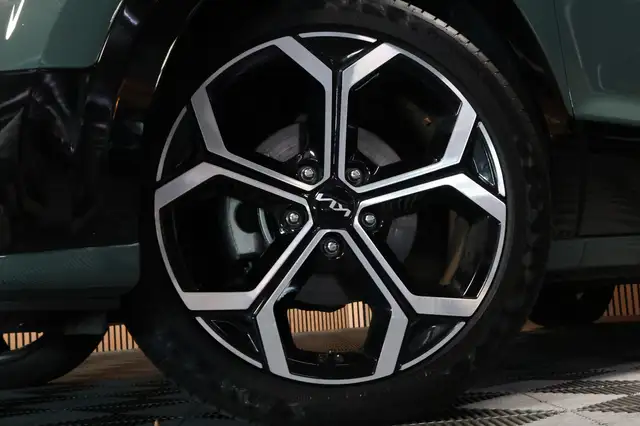 Kia Niro view 4
