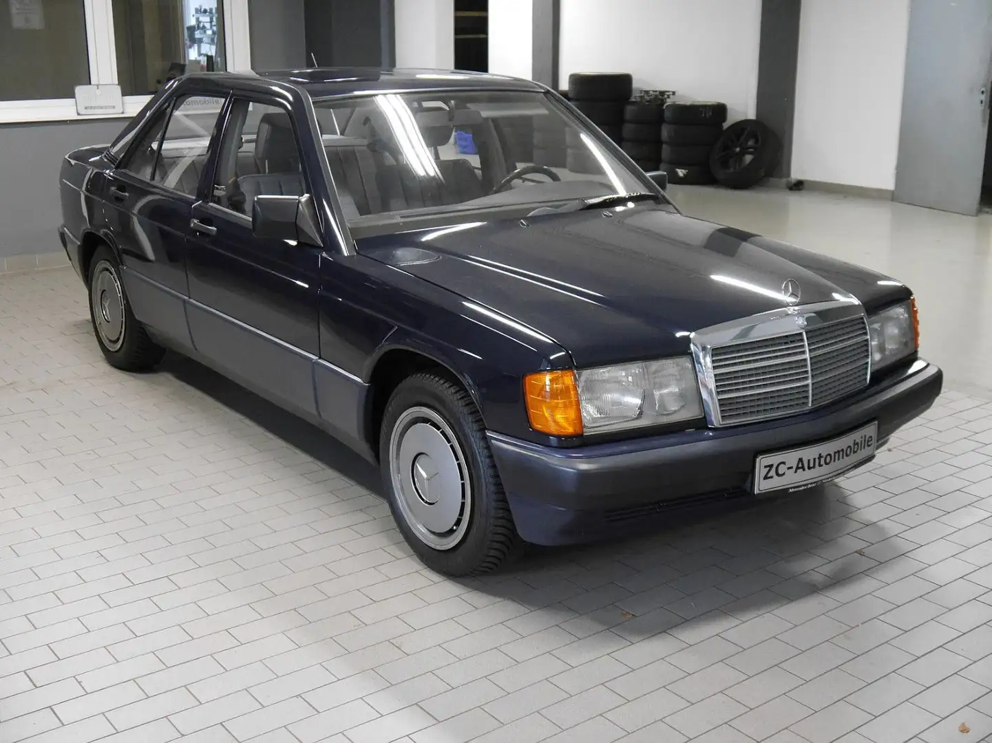 Mercedes-Benz 190 E 1.8 - 2. Hand - ZV - Schiebedach - TOP Blauw - 1
