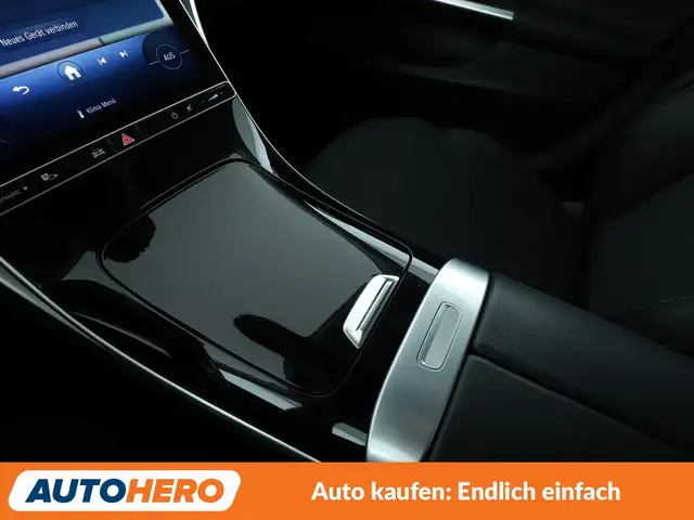 Mercedes-Benz C-Class view 26