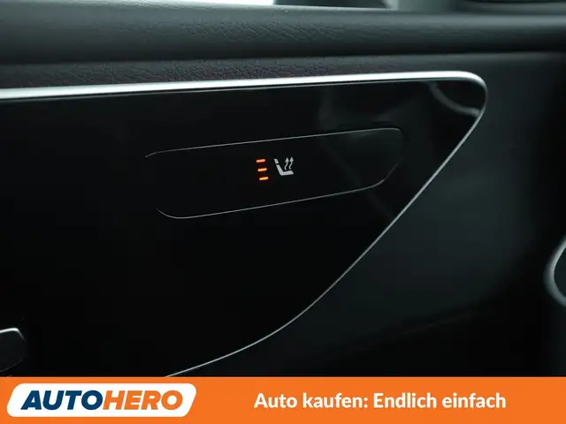 Mercedes-Benz C-Class view 28