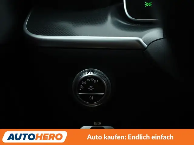 Mercedes-Benz C-Class view 29