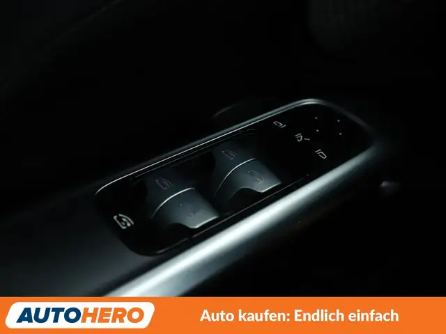 Mercedes-Benz C-Class view 27