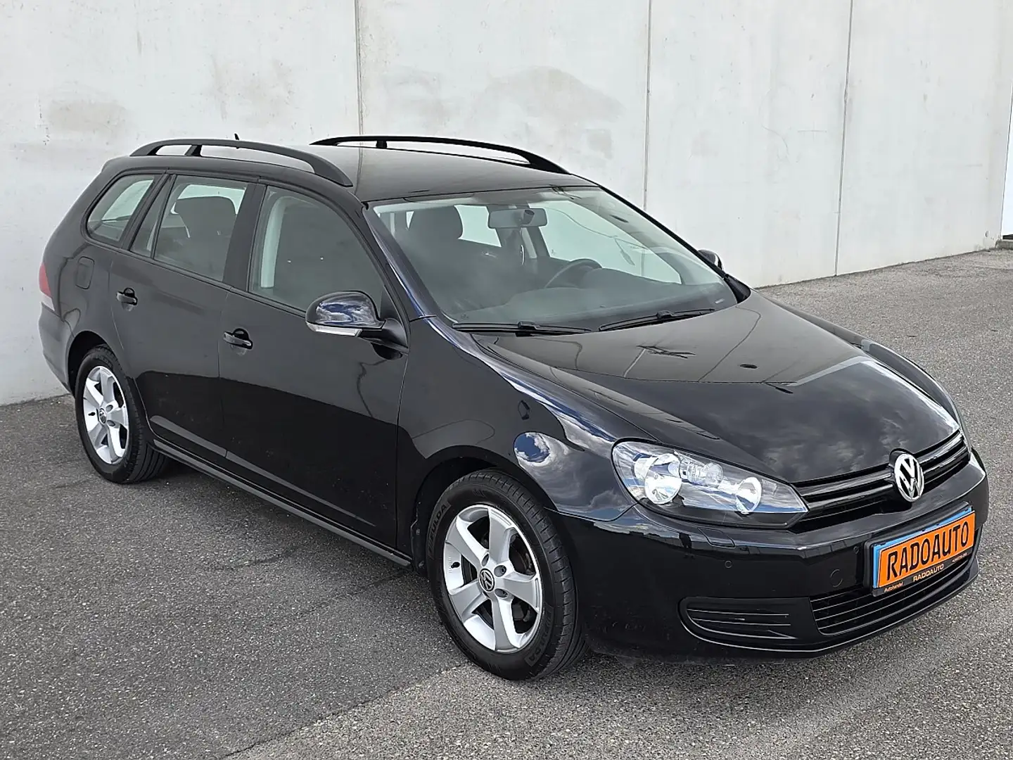 Volkswagen Golf Variant Rabbit 1,6 TDI DPF **WENIG KM**TEMPOMAT** Schwarz - 2