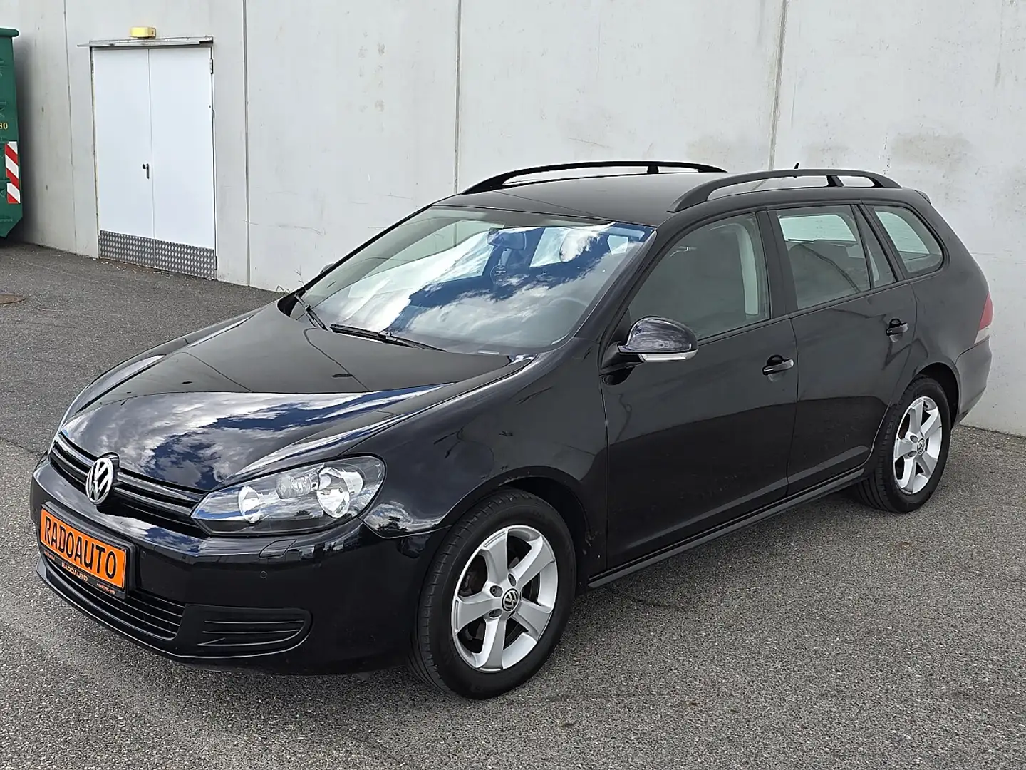 Volkswagen Golf Variant Rabbit 1,6 TDI DPF **WENIG KM**TEMPOMAT** Schwarz - 1