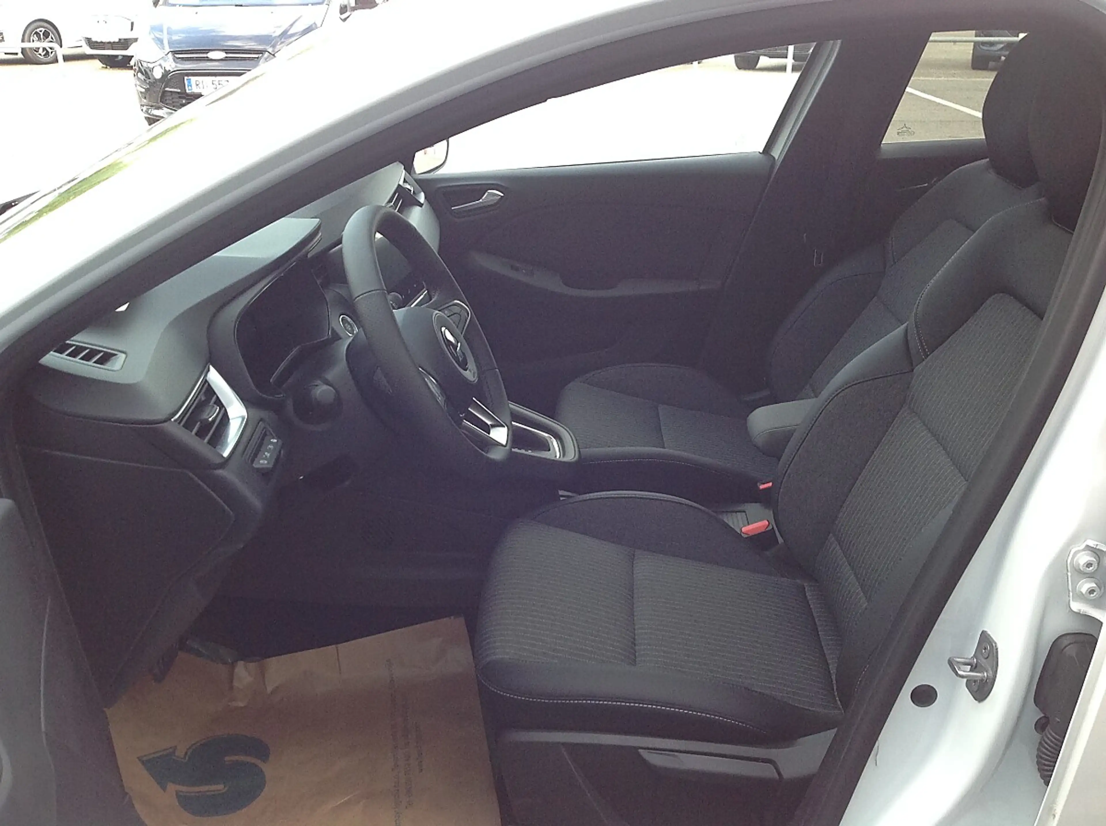 Mitsubishi Colt 1,6 HEV Intense — photo 10