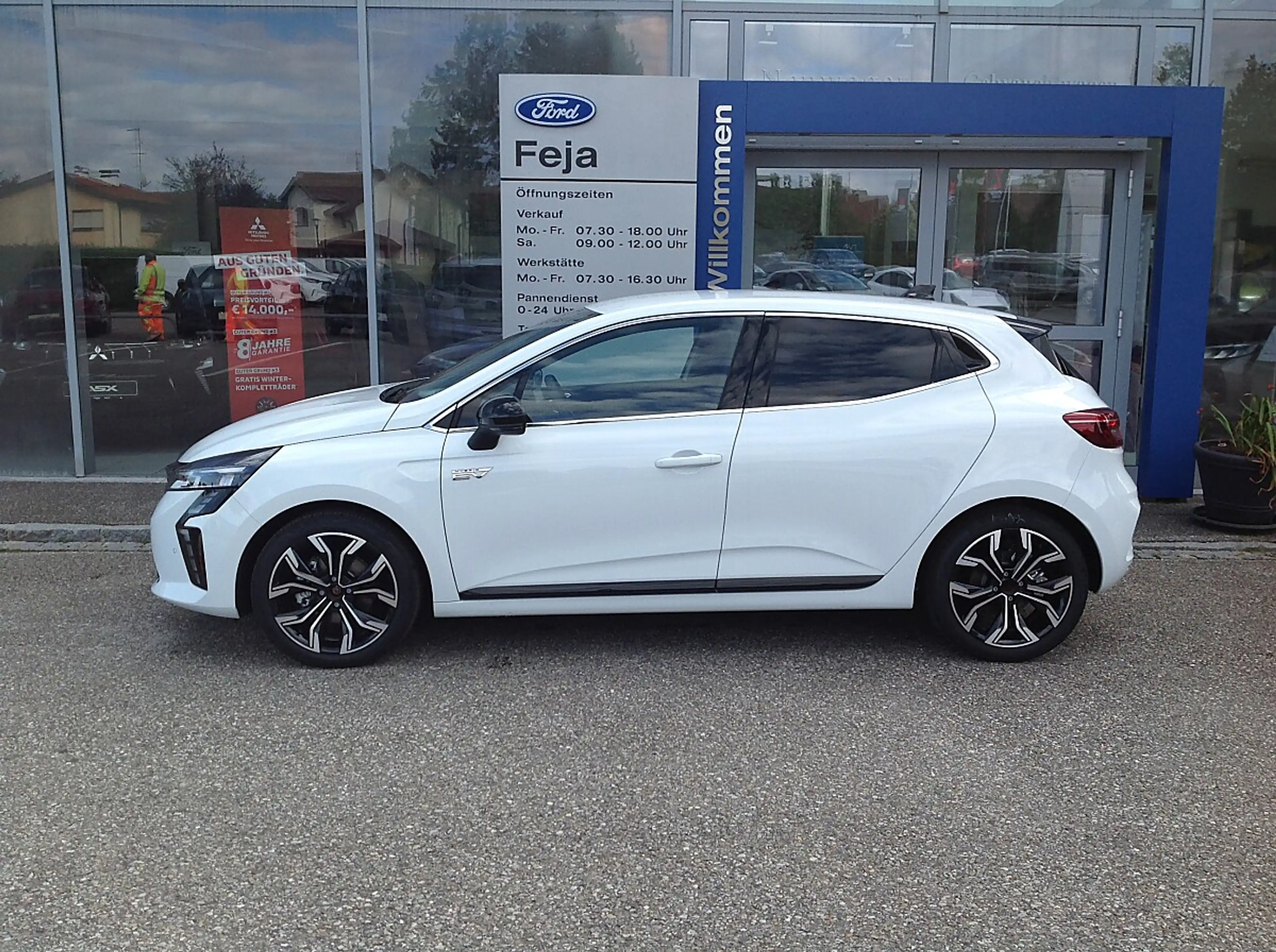 Mitsubishi Colt 1,6 HEV Intense — photo 12