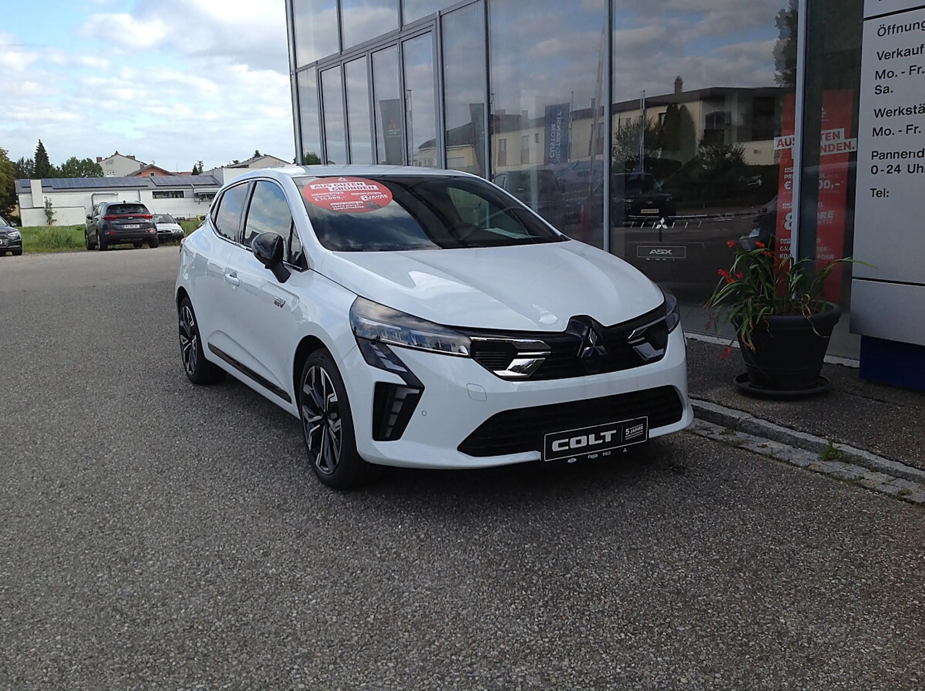 Mitsubishi Colt 1,6 HEV Intense — photo 3