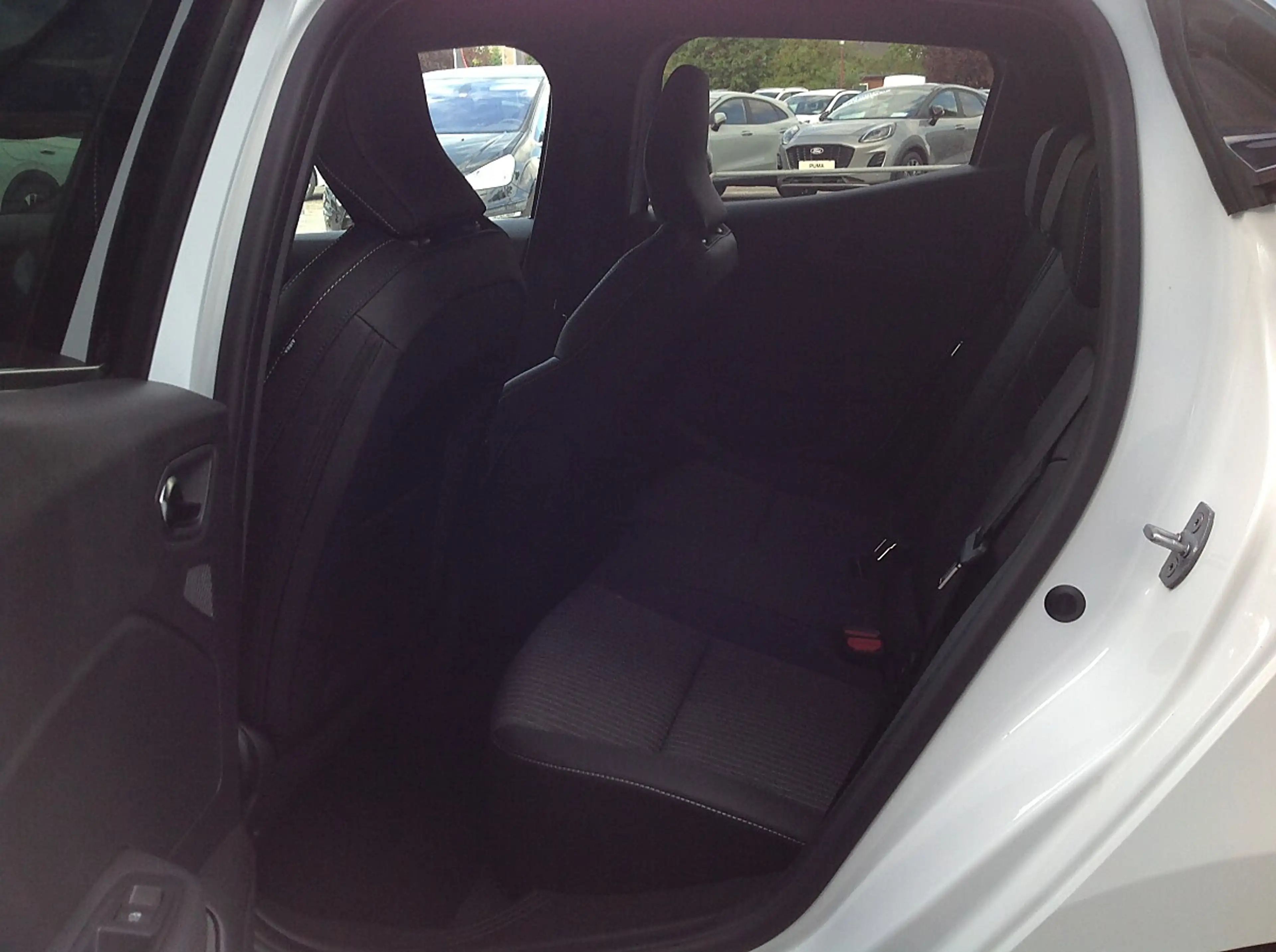 Mitsubishi Colt 1,6 HEV Intense — photo 8