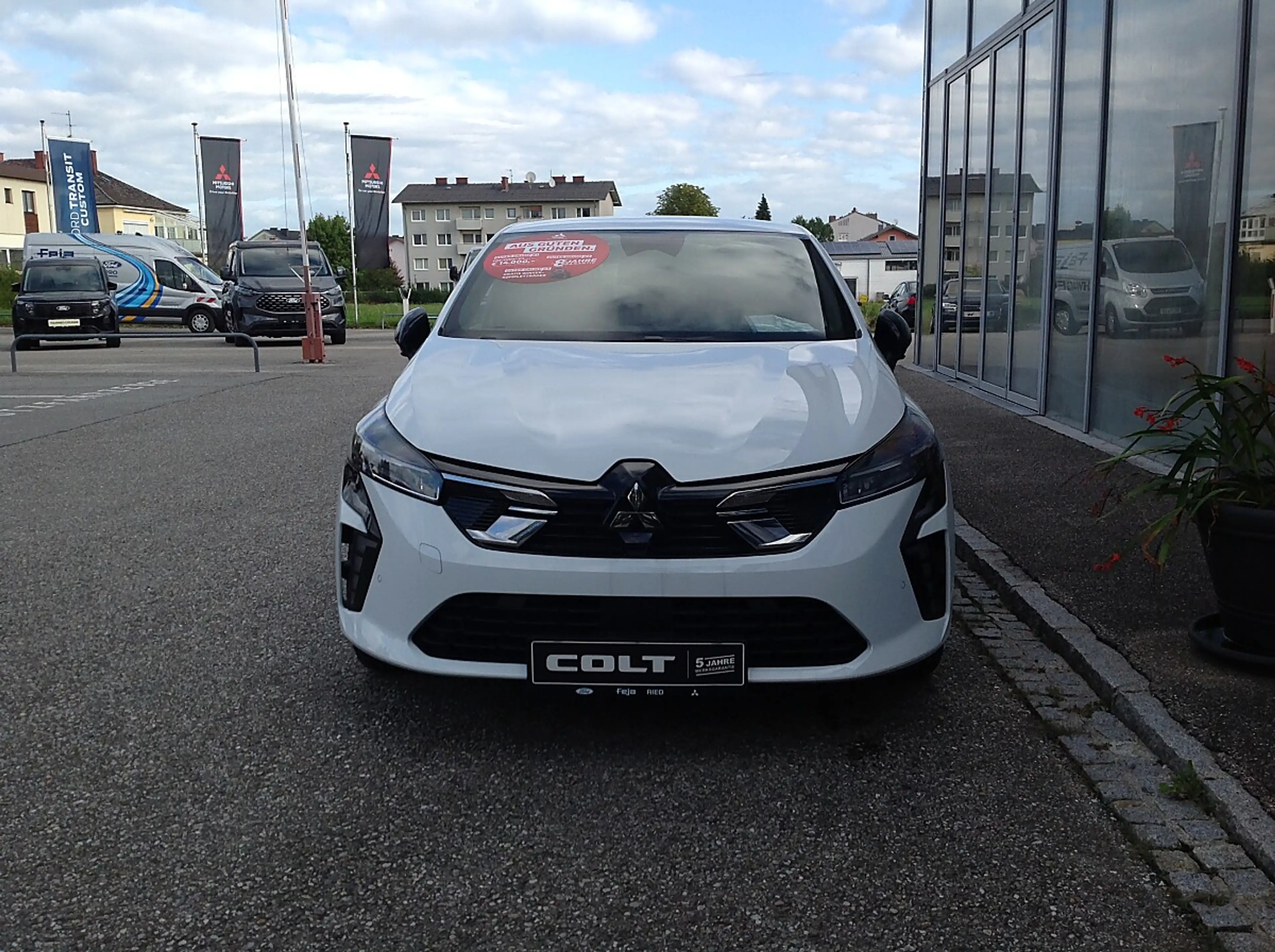 Mitsubishi Colt 1,6 HEV Intense — photo 2