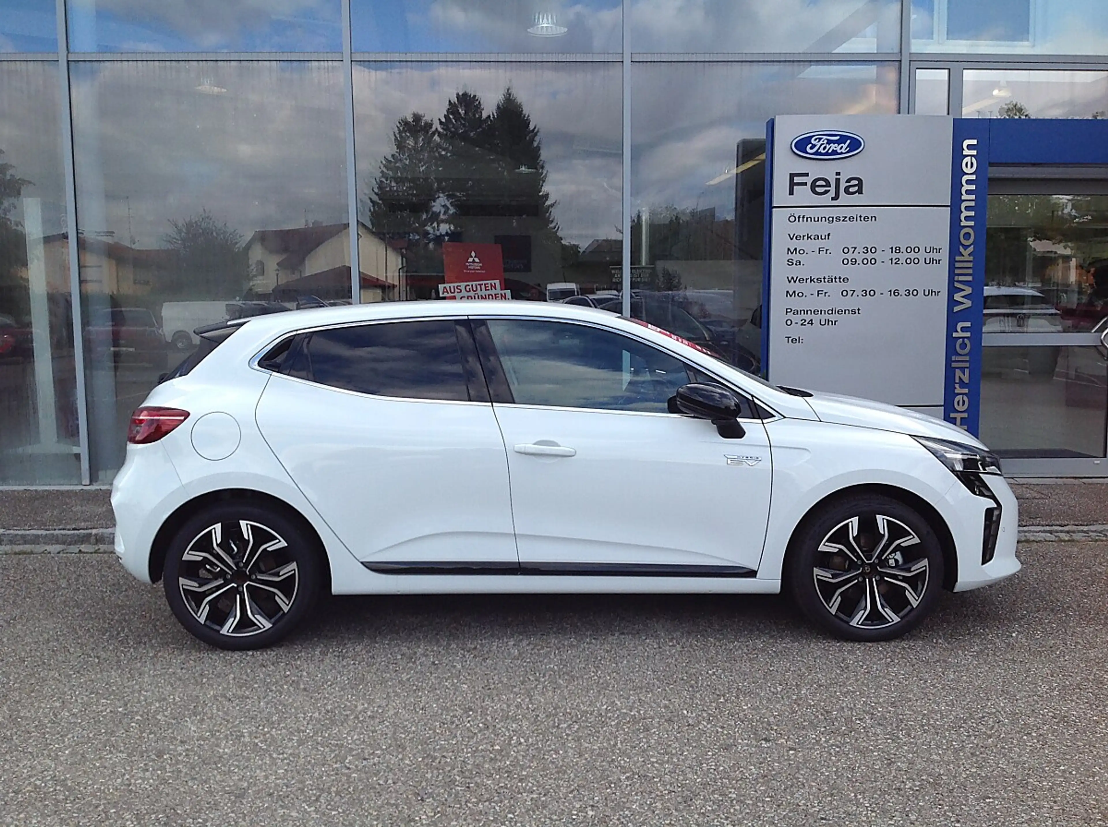 Mitsubishi Colt 1,6 HEV Intense — photo 4