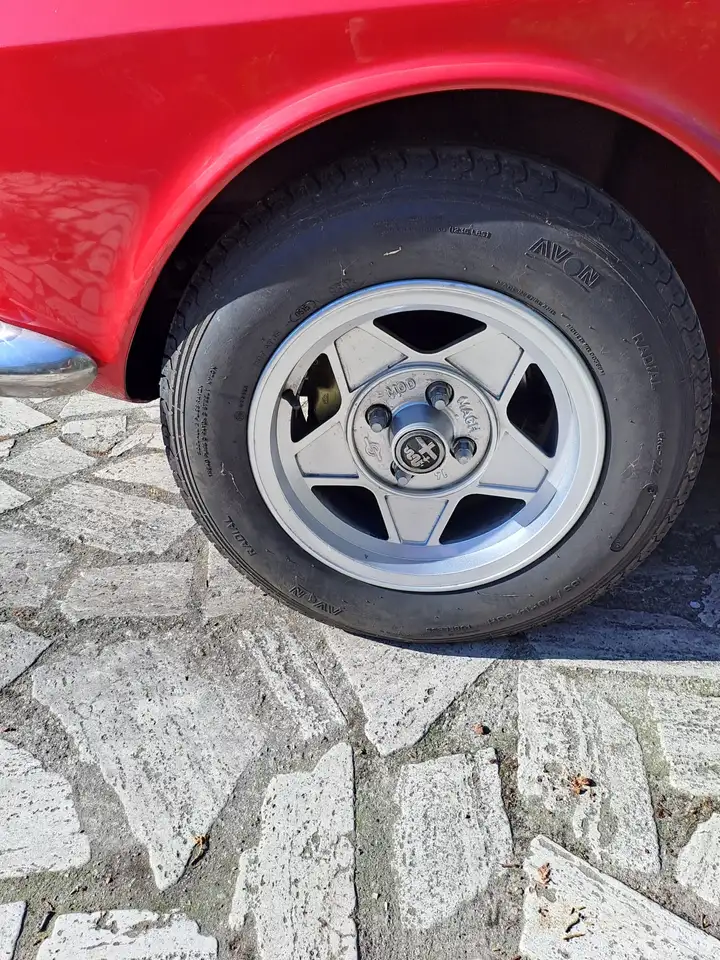 Alfa Romeo Junior 1750, foto 2